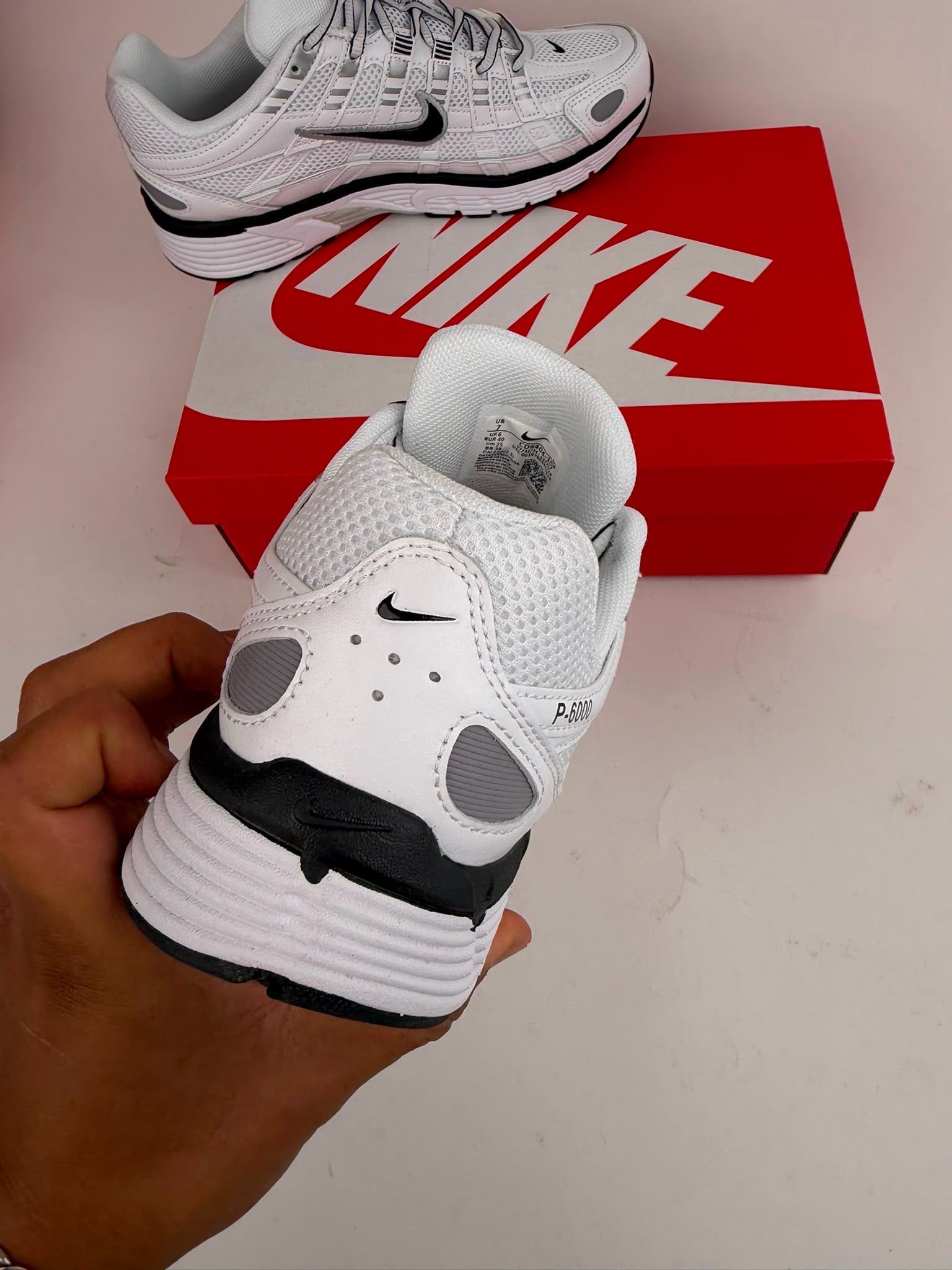 NIKE P6000