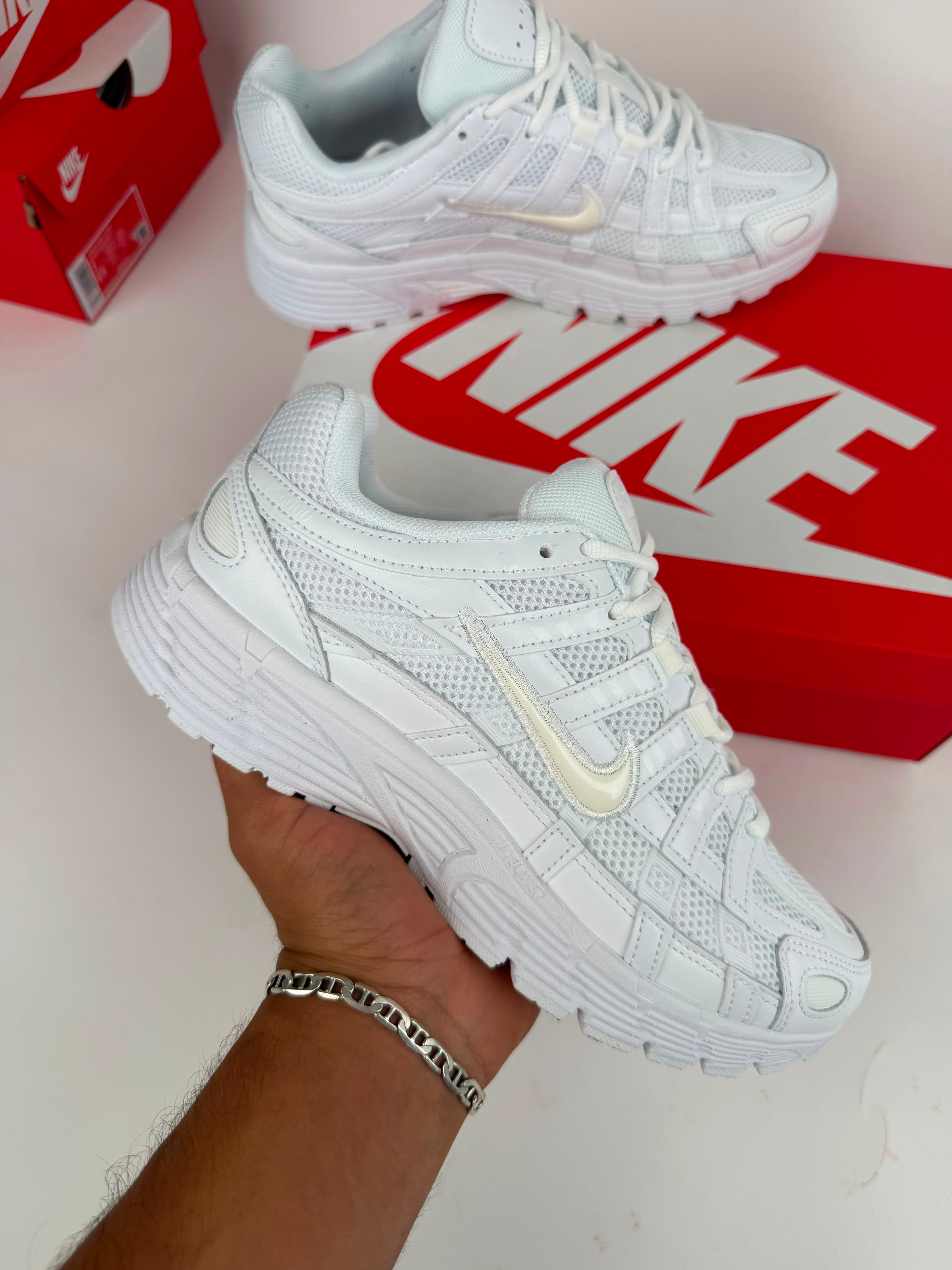 NIKE P6000
