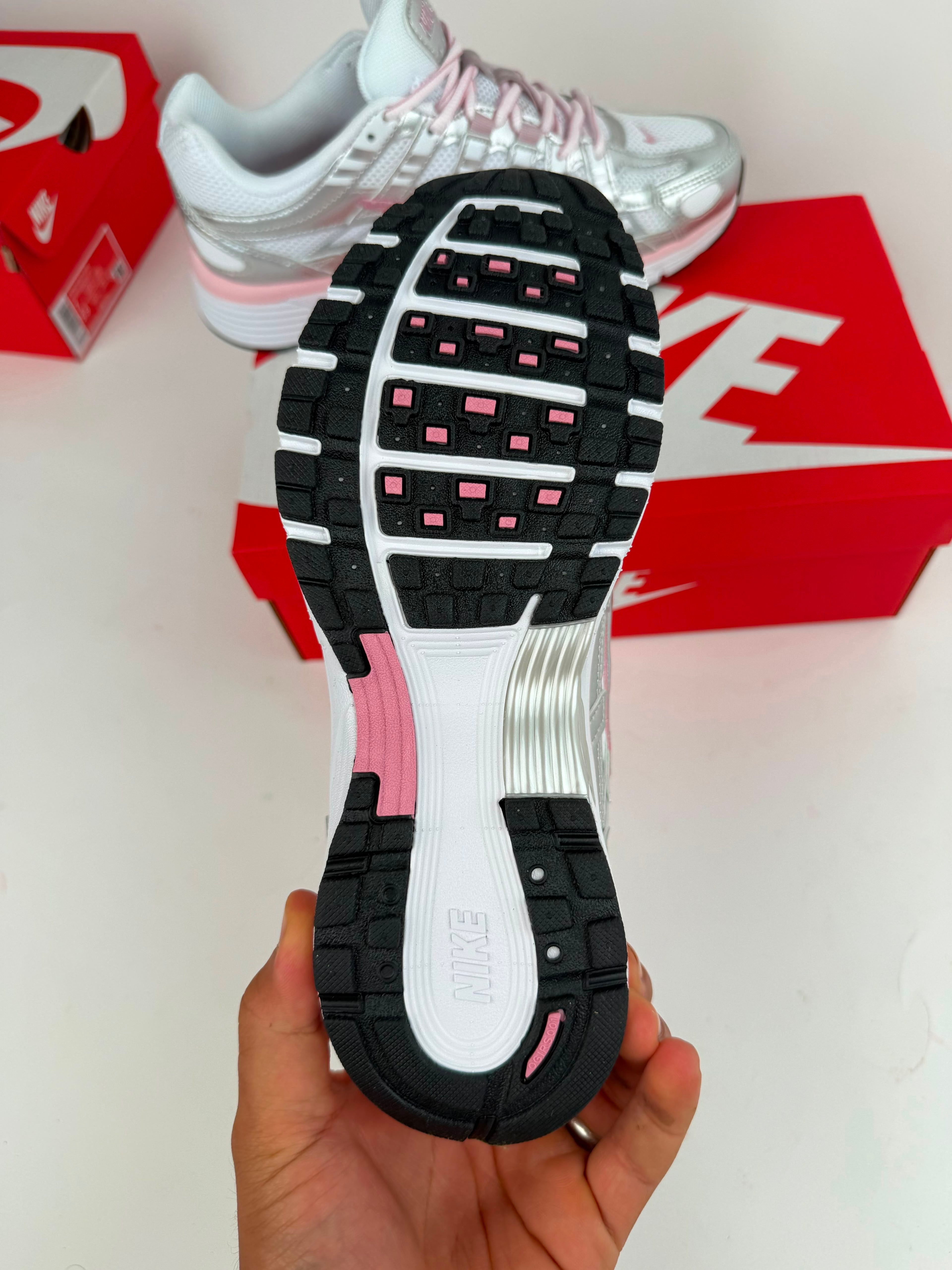 NIKE P6000