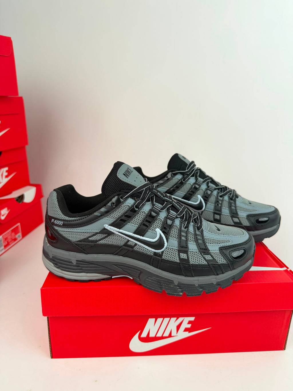 NIKE P6000