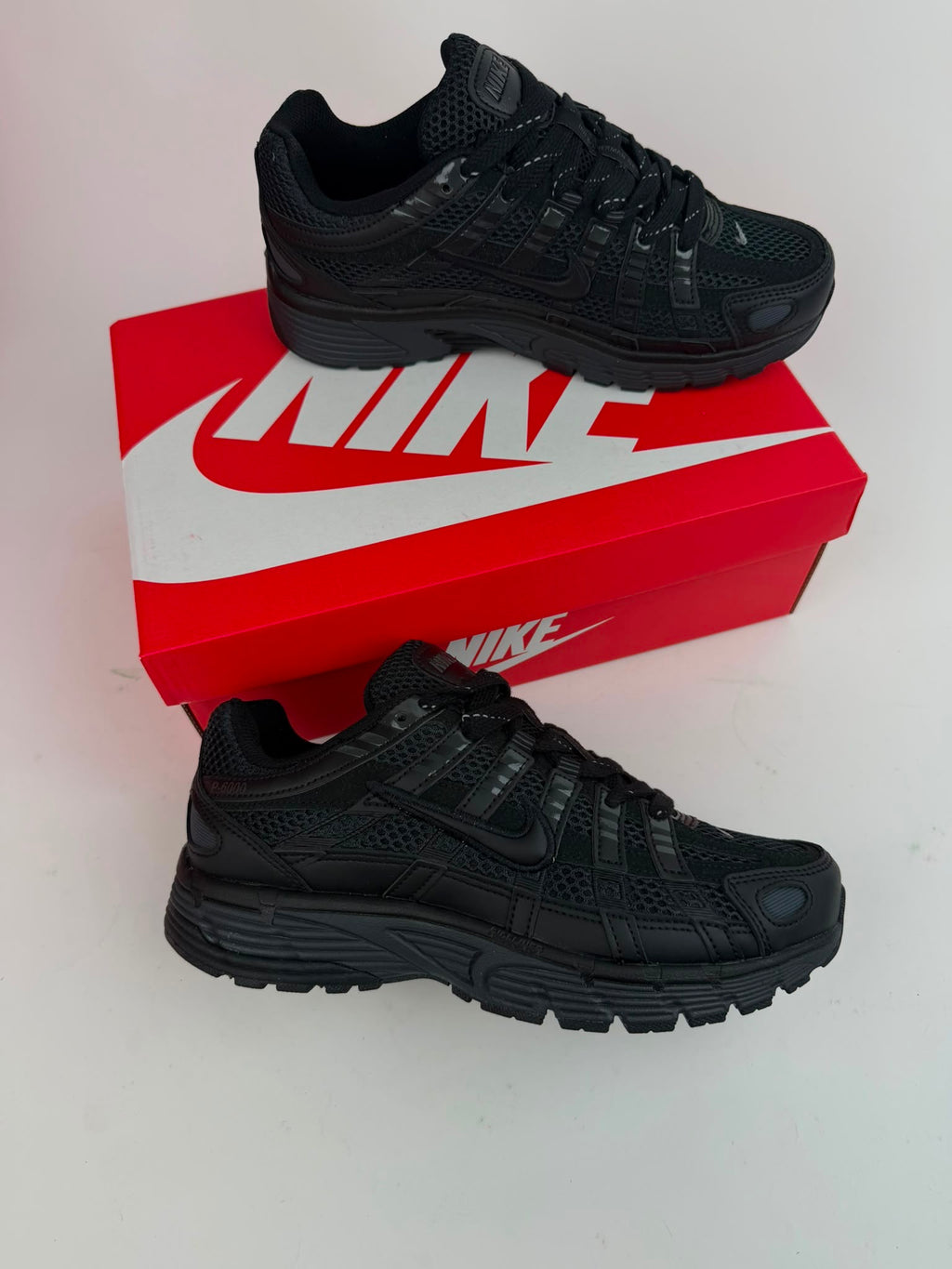 NIKE P6000