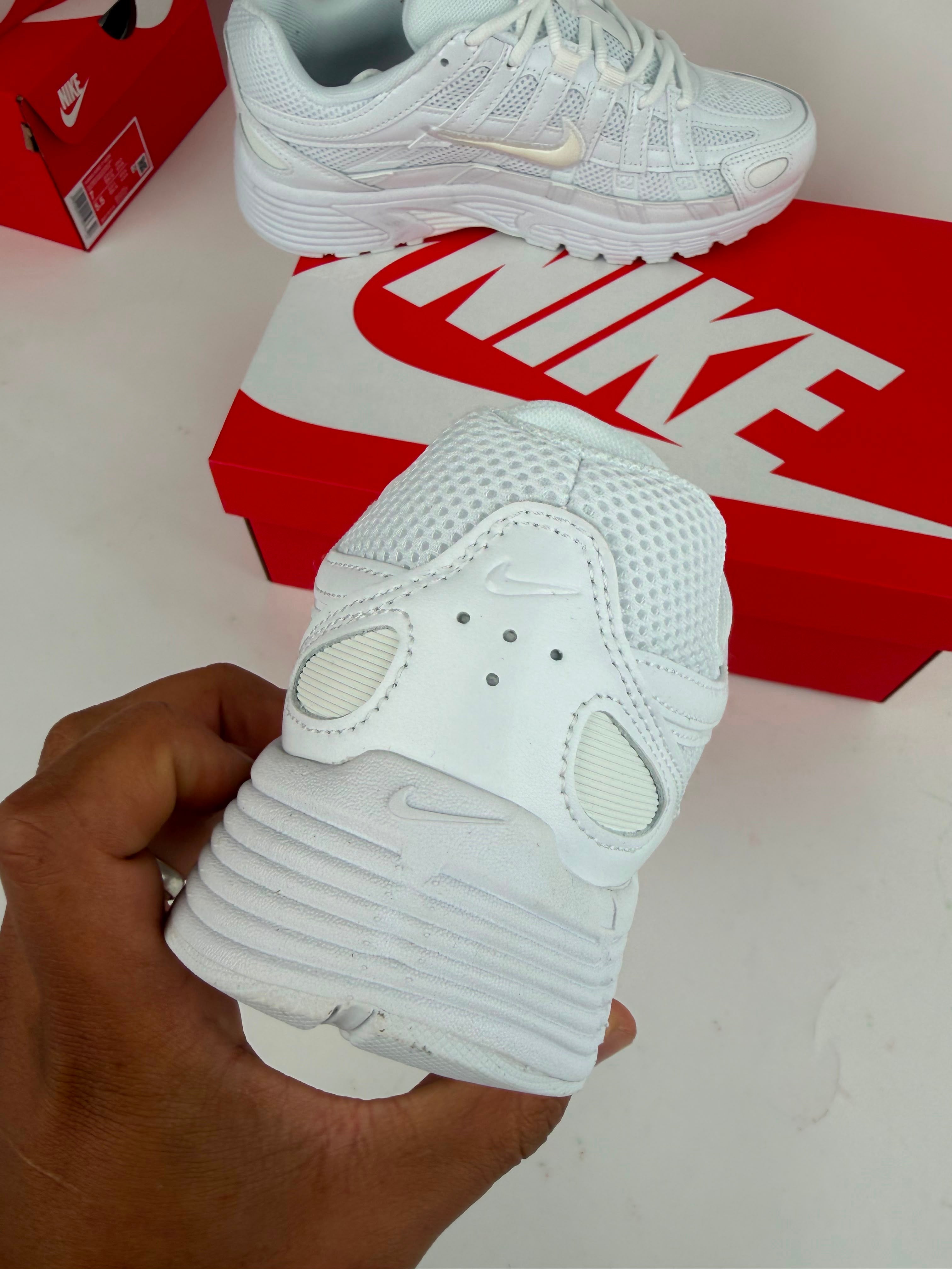 NIKE P6000