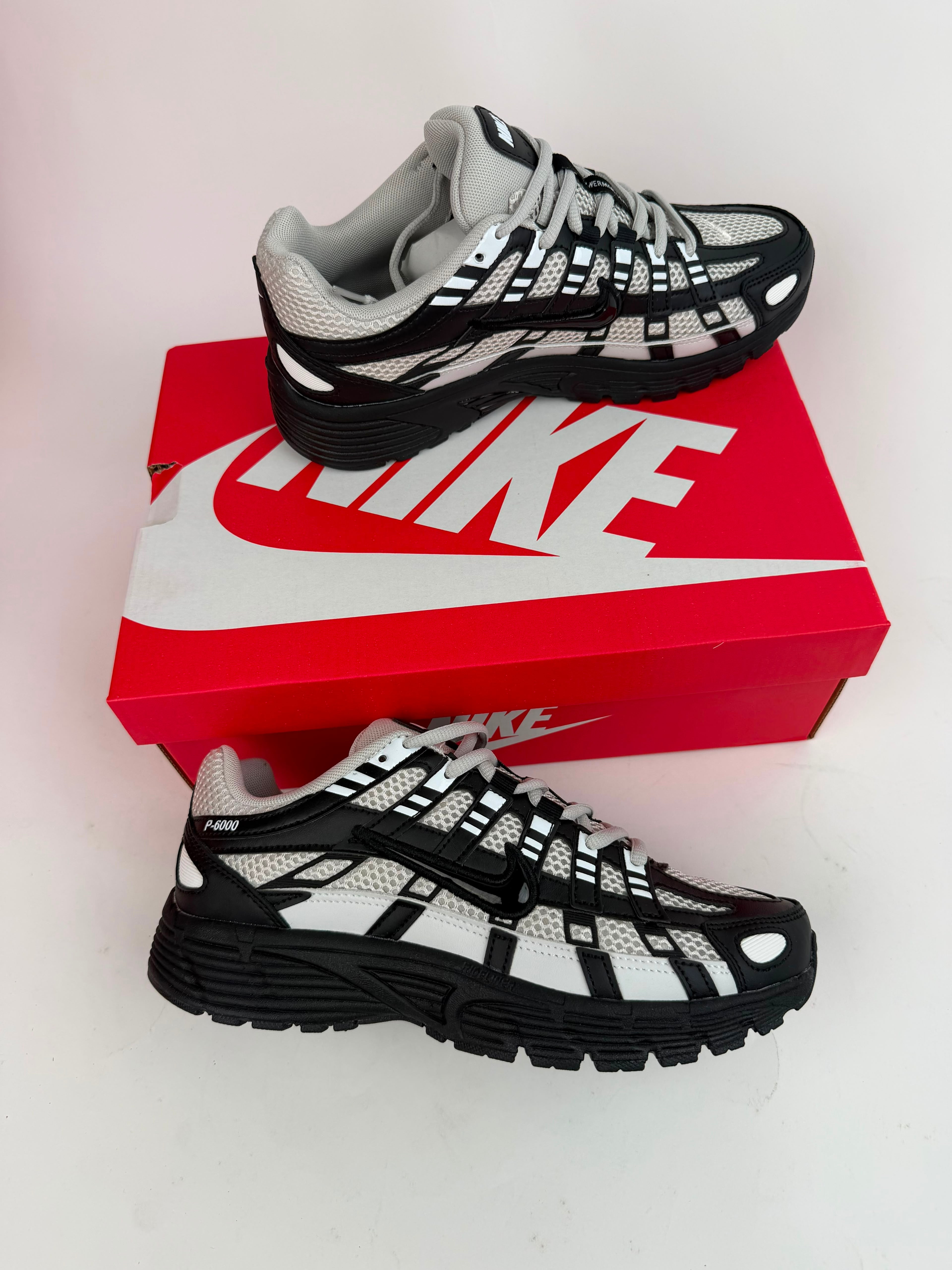 NIKE P6000