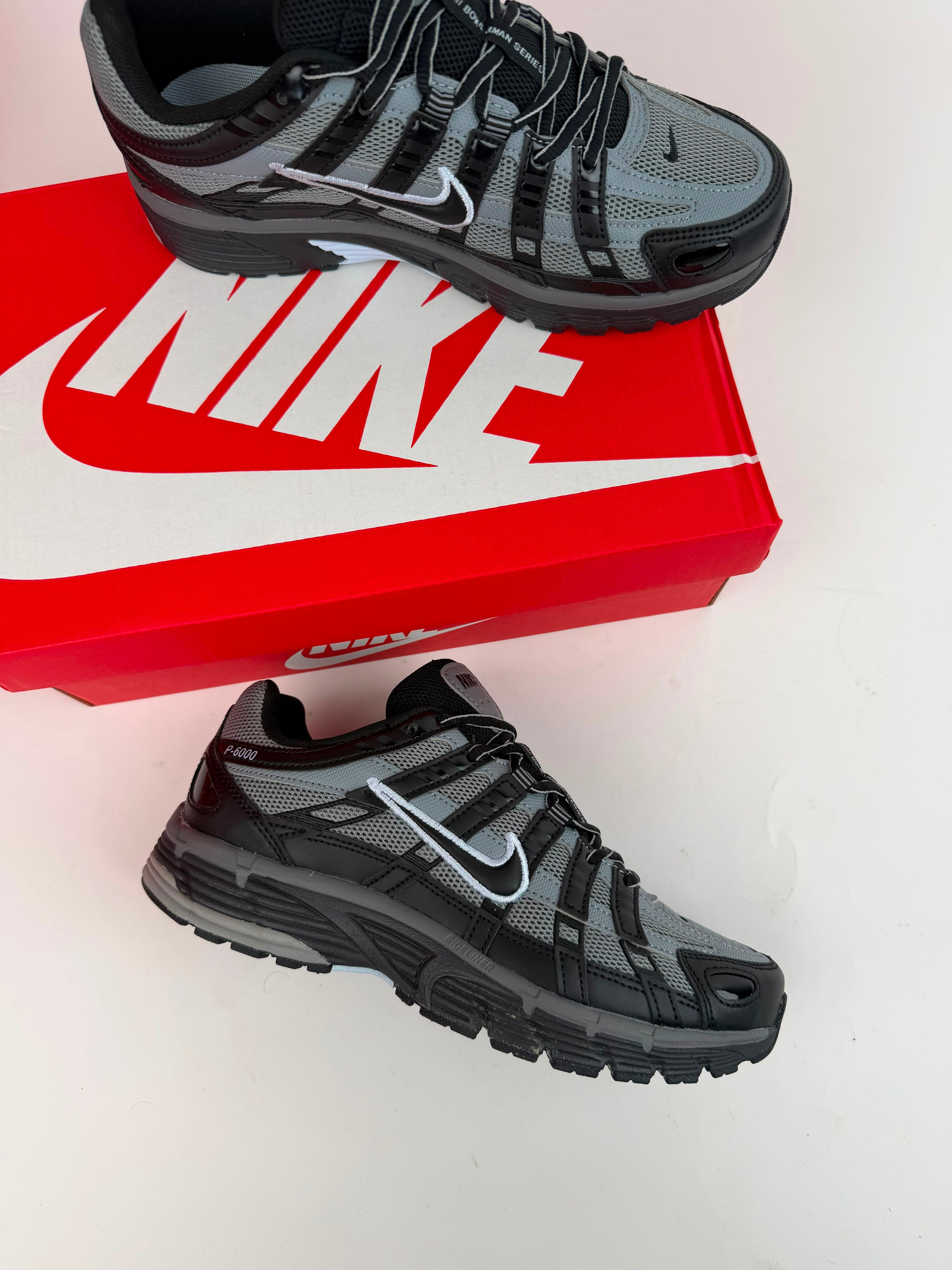 NIKE P6000