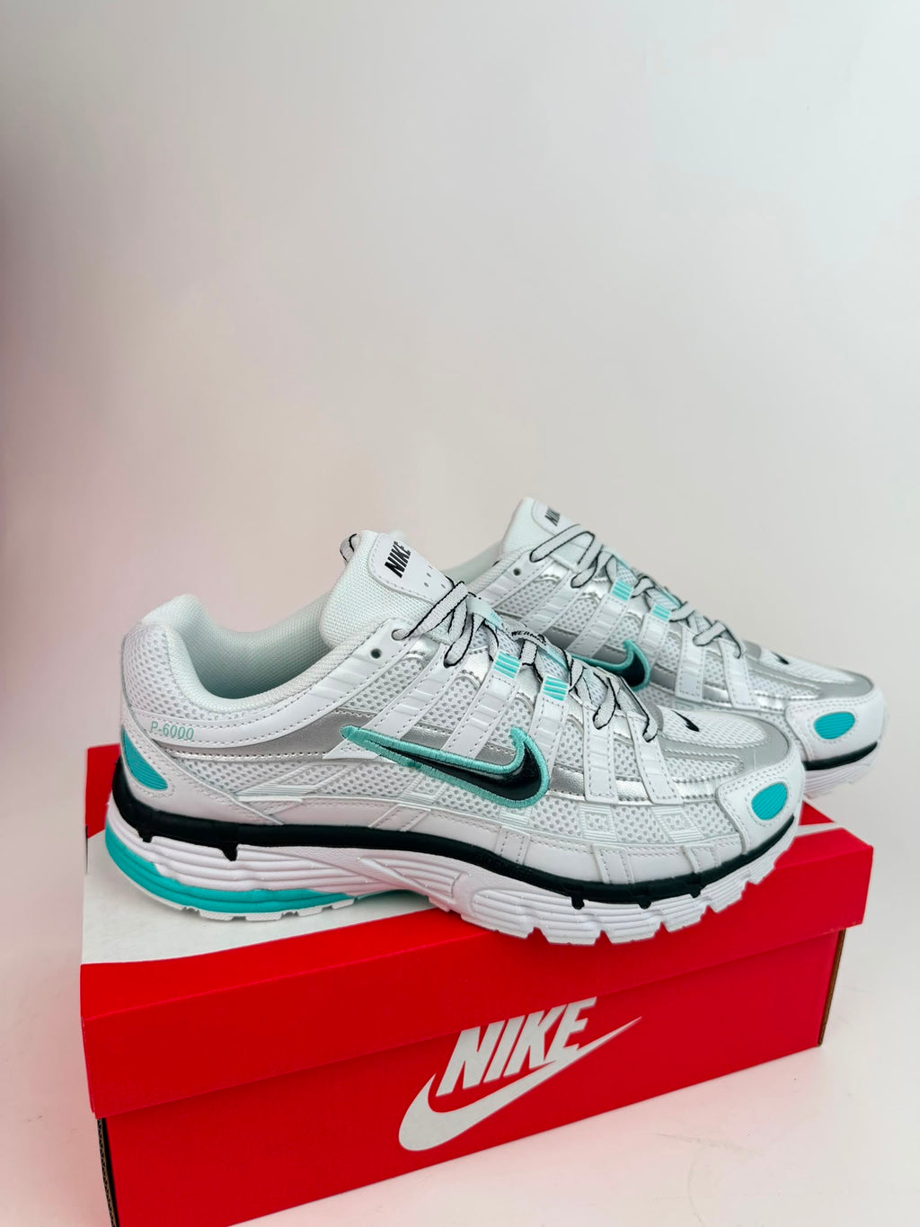 NIKE P6000