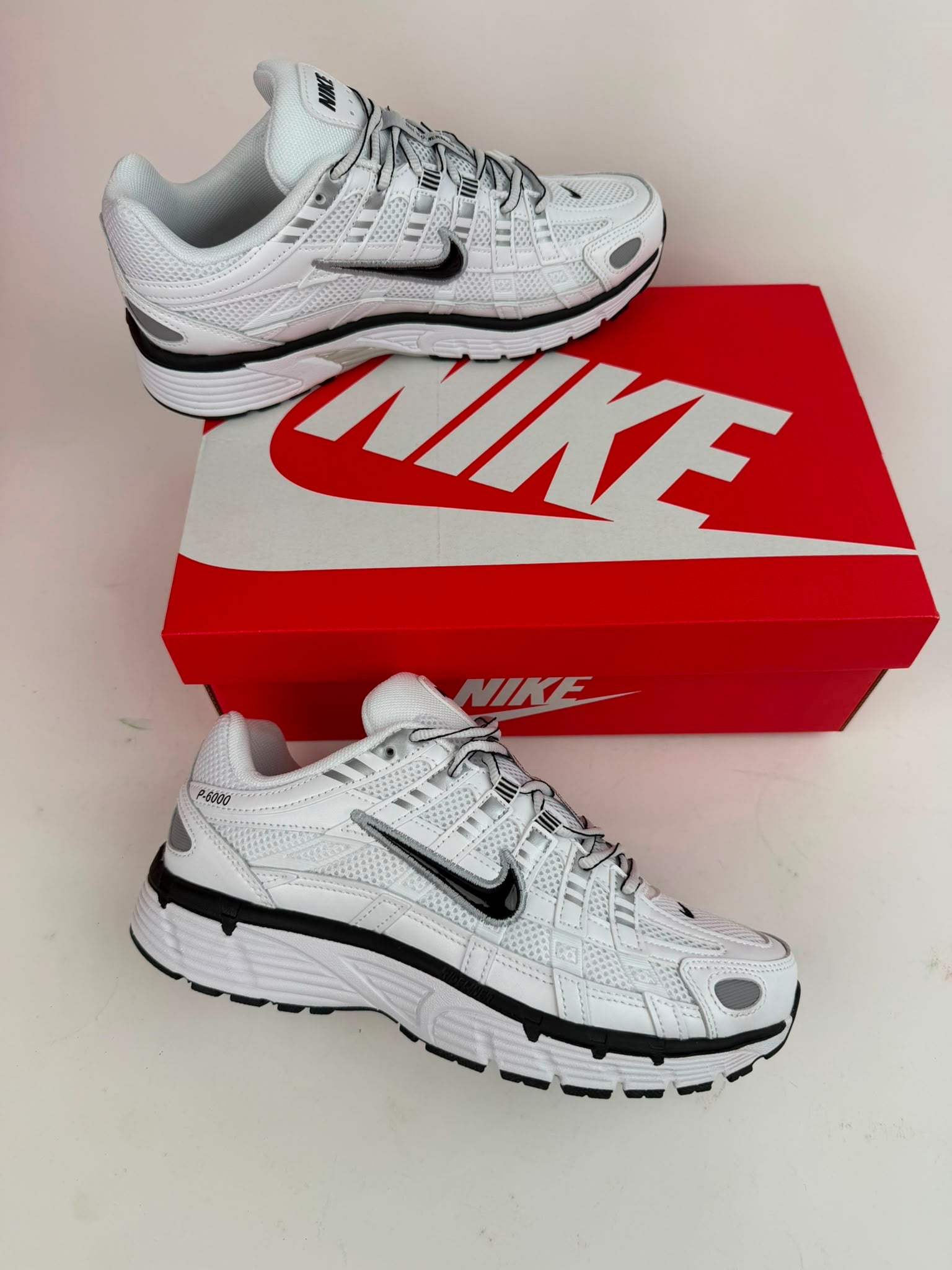 NIKE P6000
