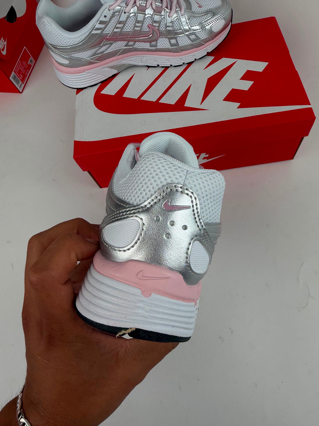 NIKE P6000
