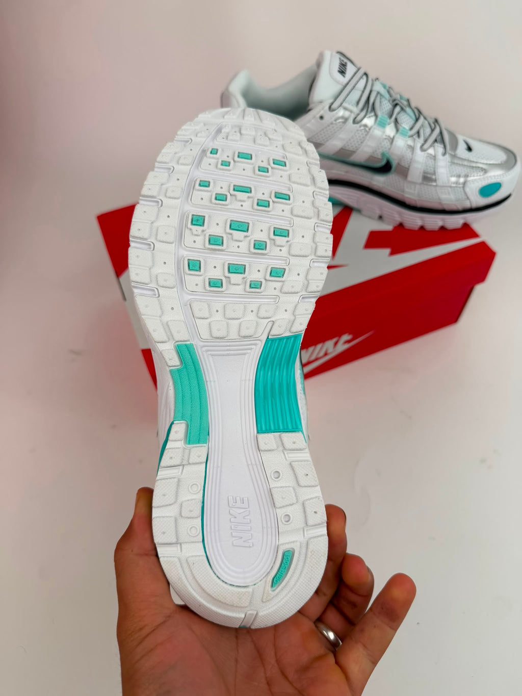 NIKE P6000
