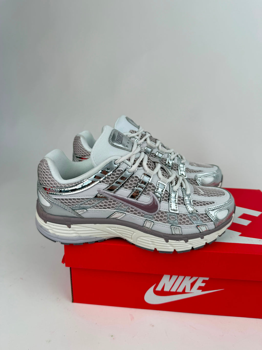 NIKE P6000