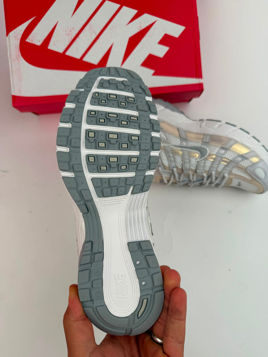 NIKE P6000