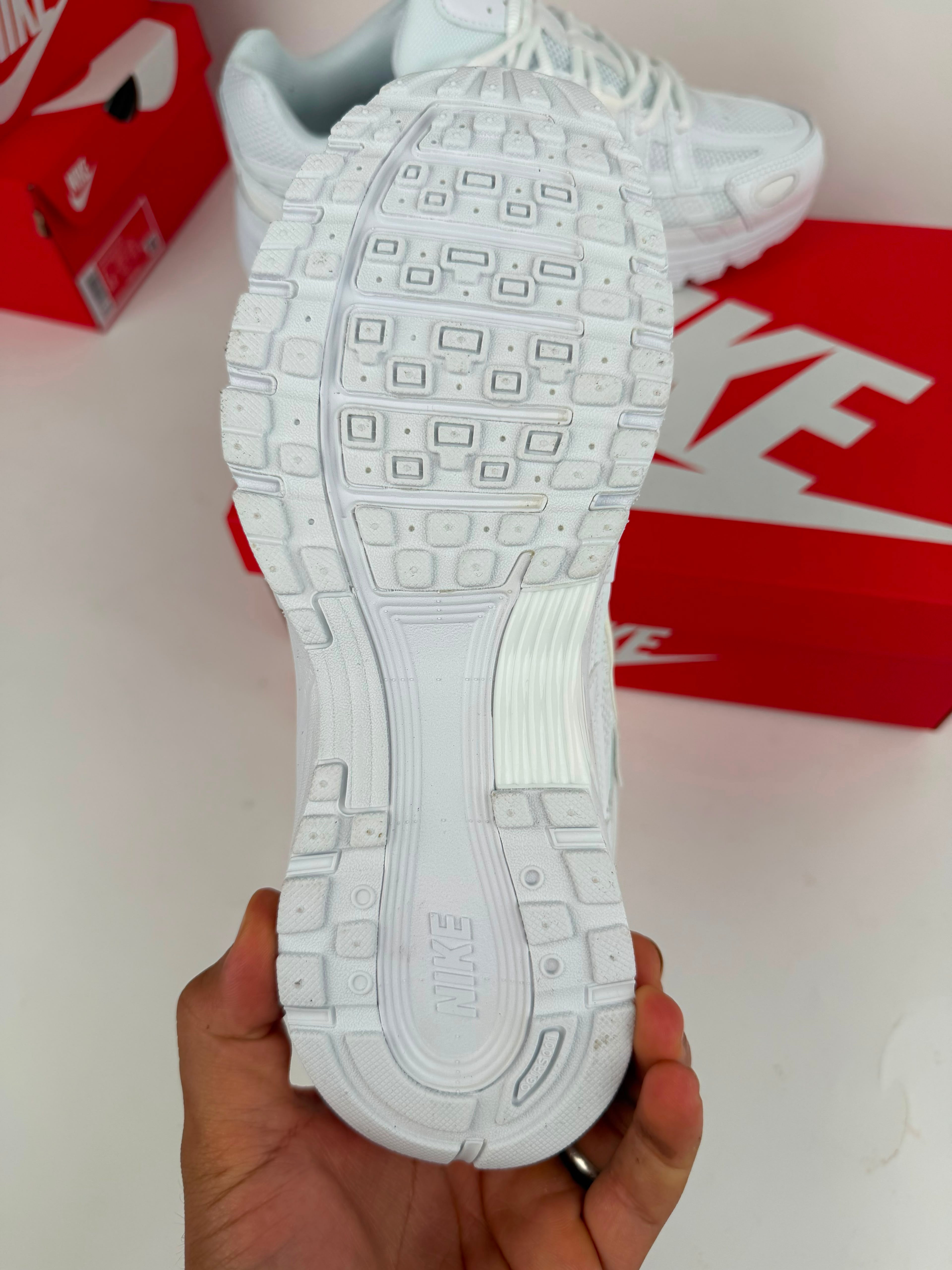 NIKE P6000
