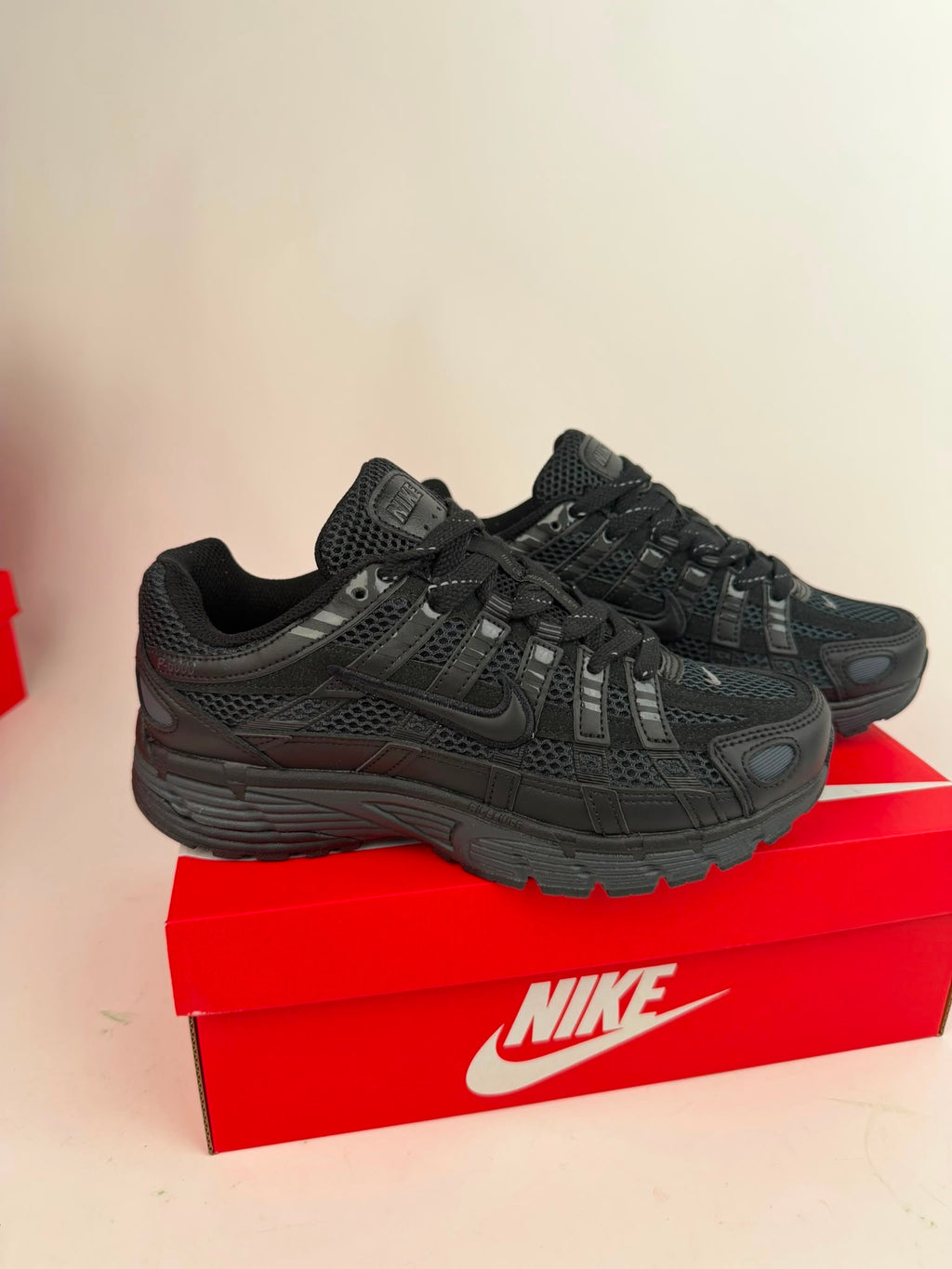 NIKE P6000