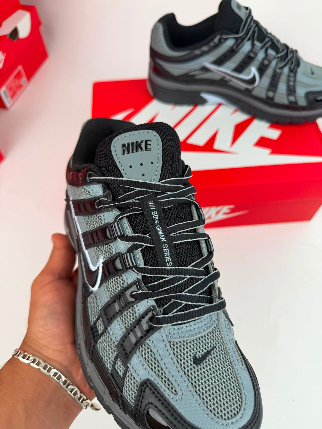 NIKE P6000