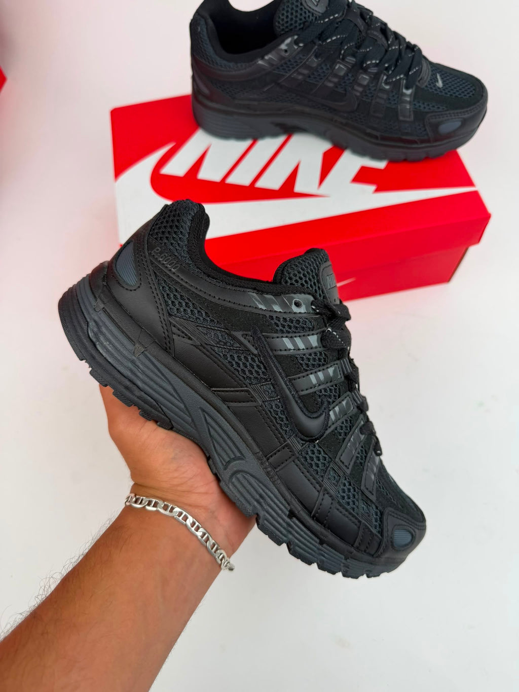 NIKE P6000