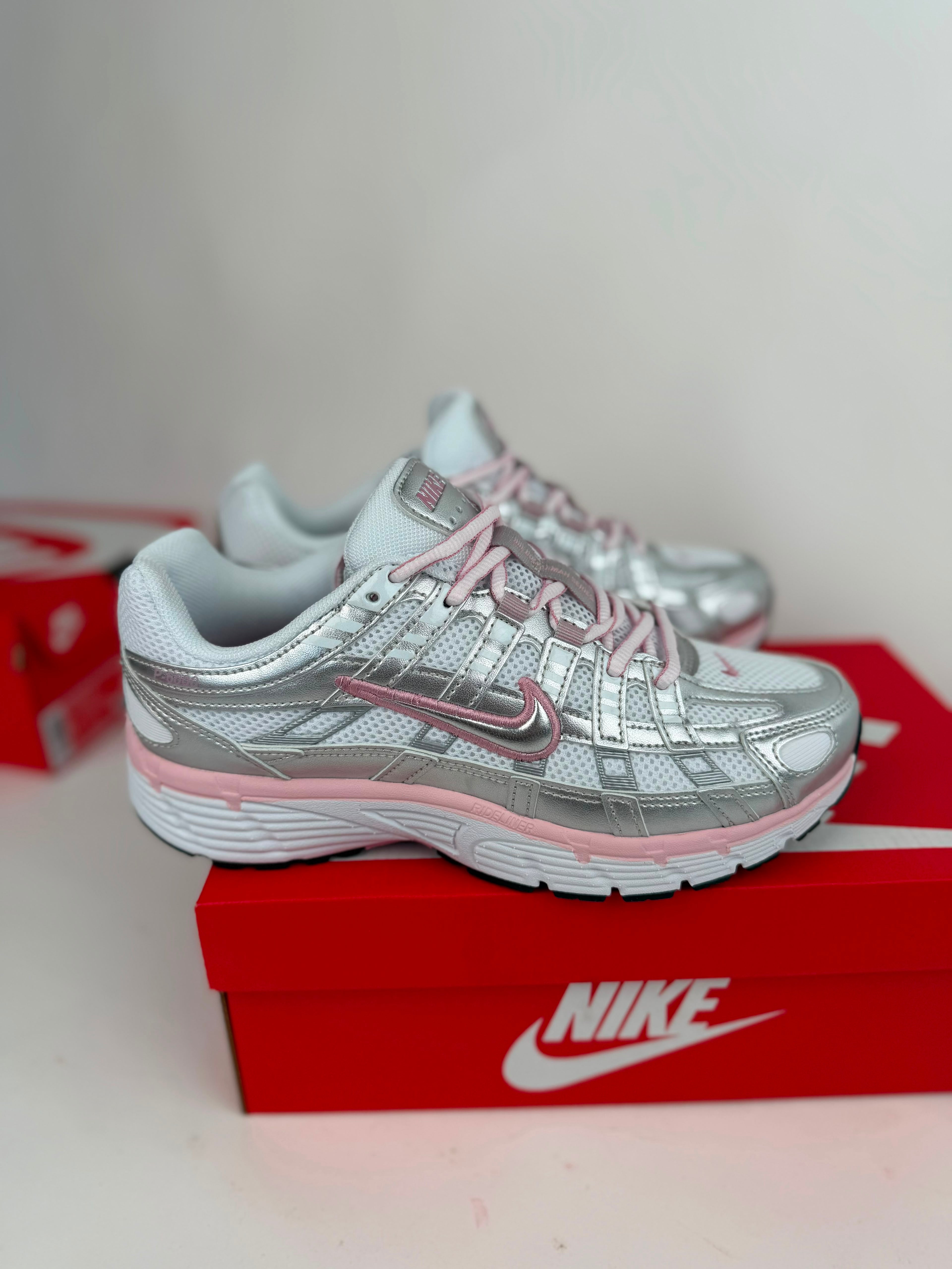 NIKE P6000