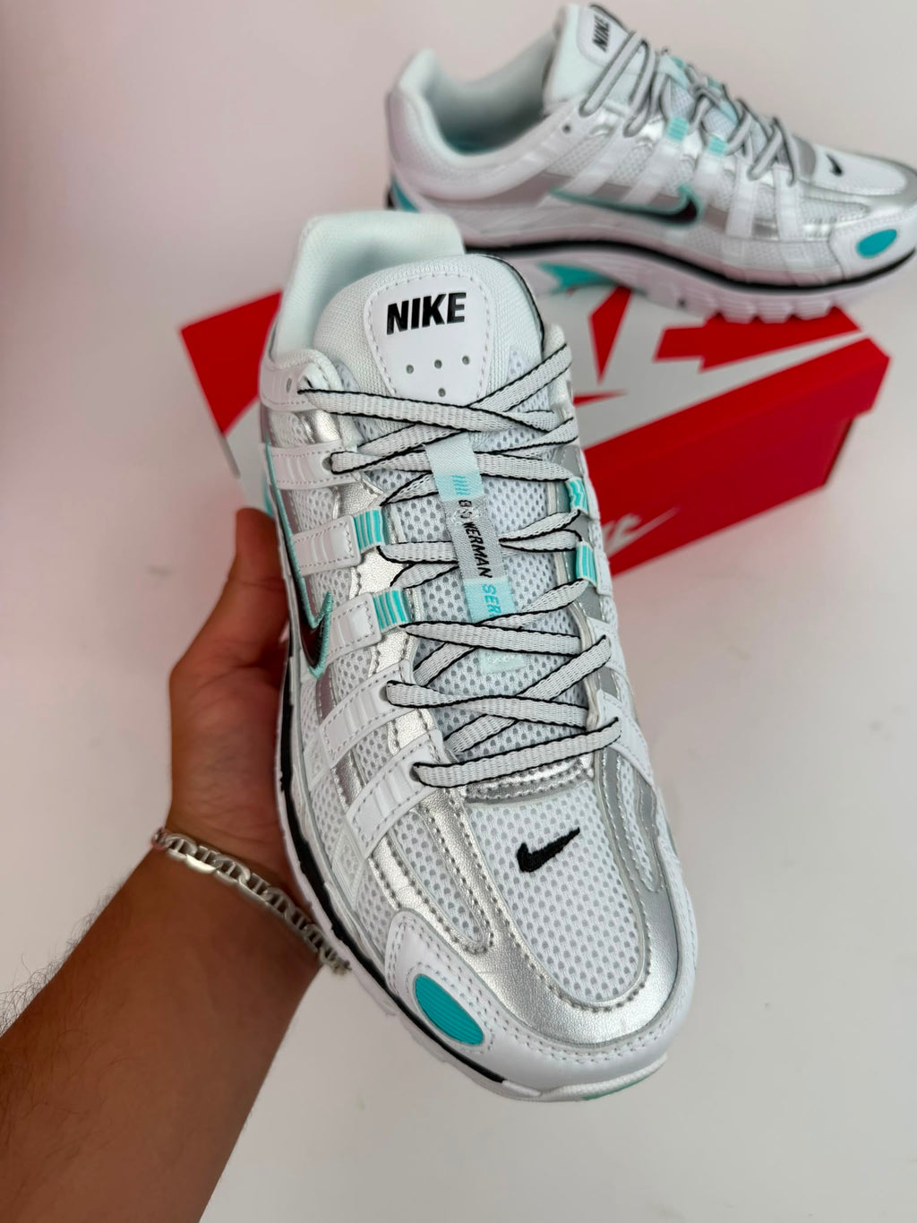 NIKE P6000