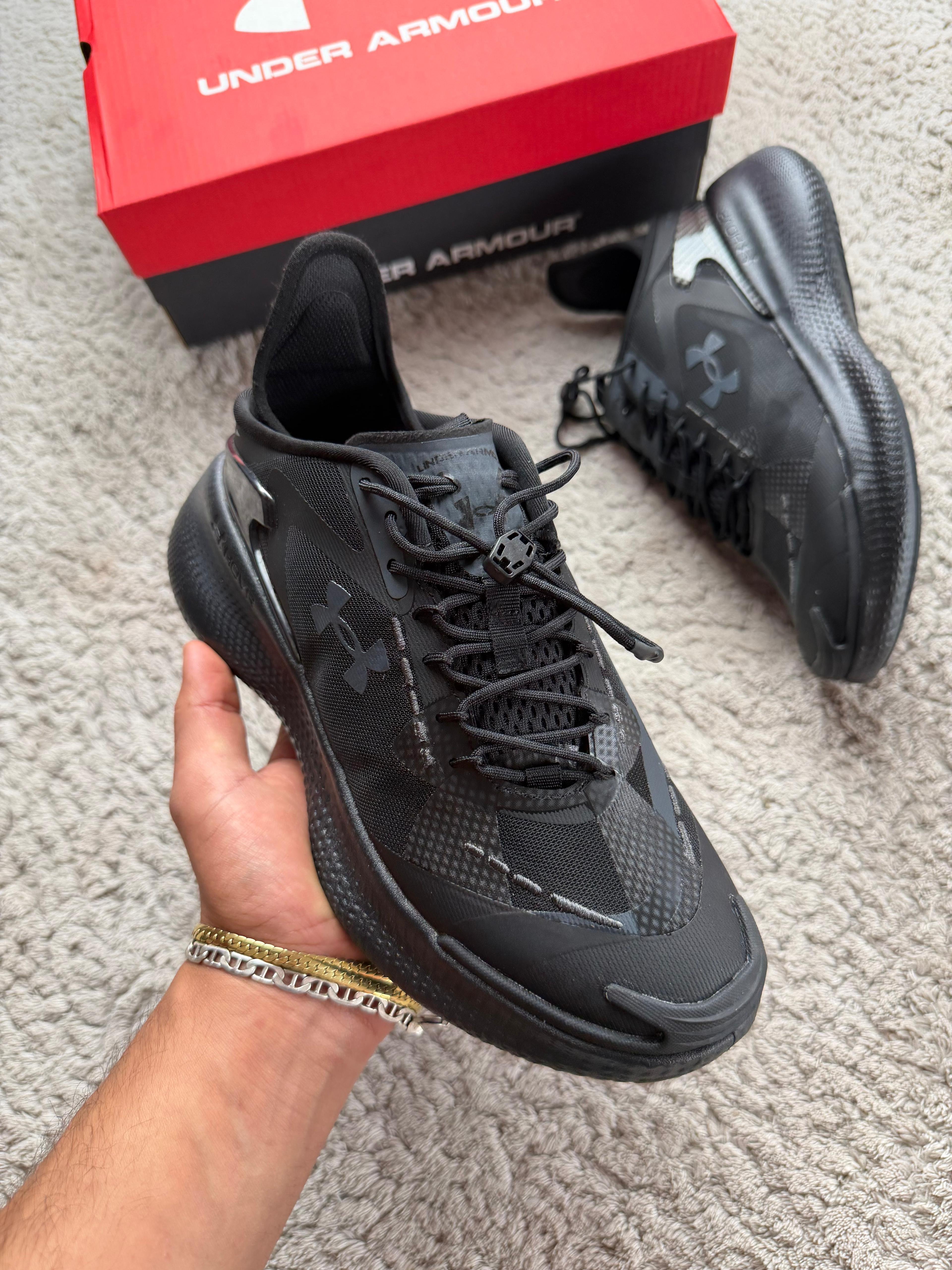 UNDER ARMOUR UA ECHO