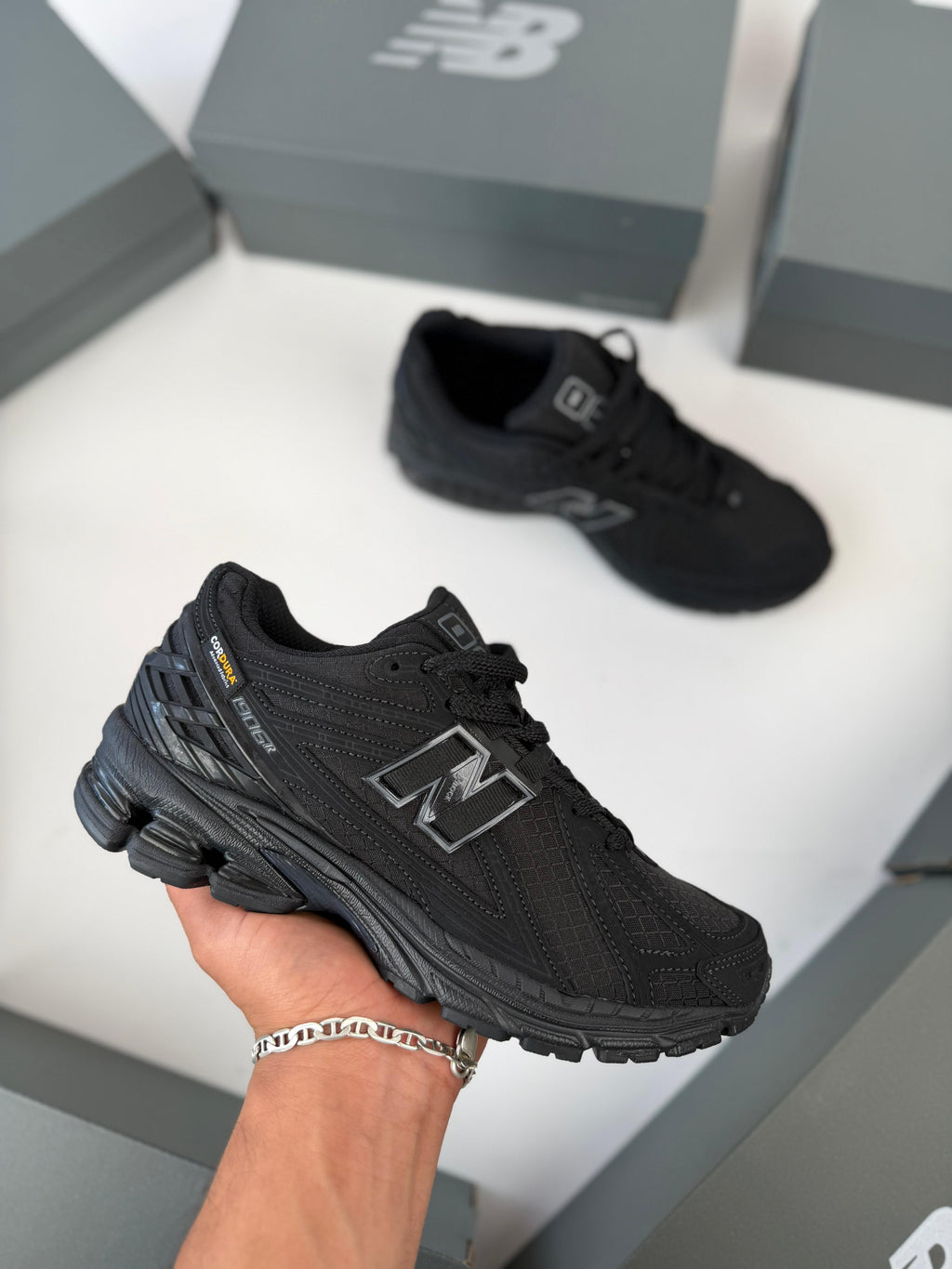 NEW BALANCE 1906