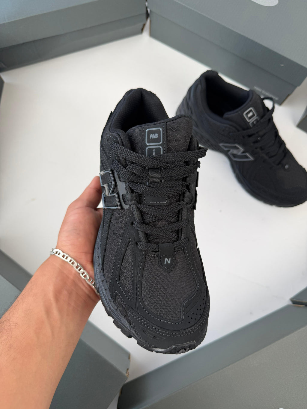 NEW BALANCE 1906
