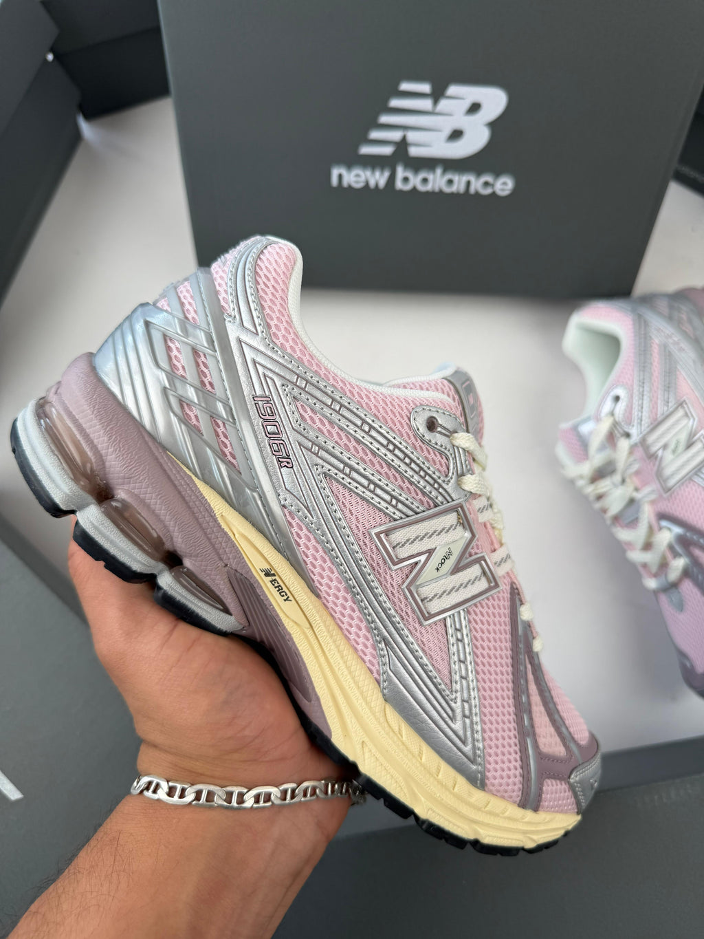 NEW BALANCE 1906