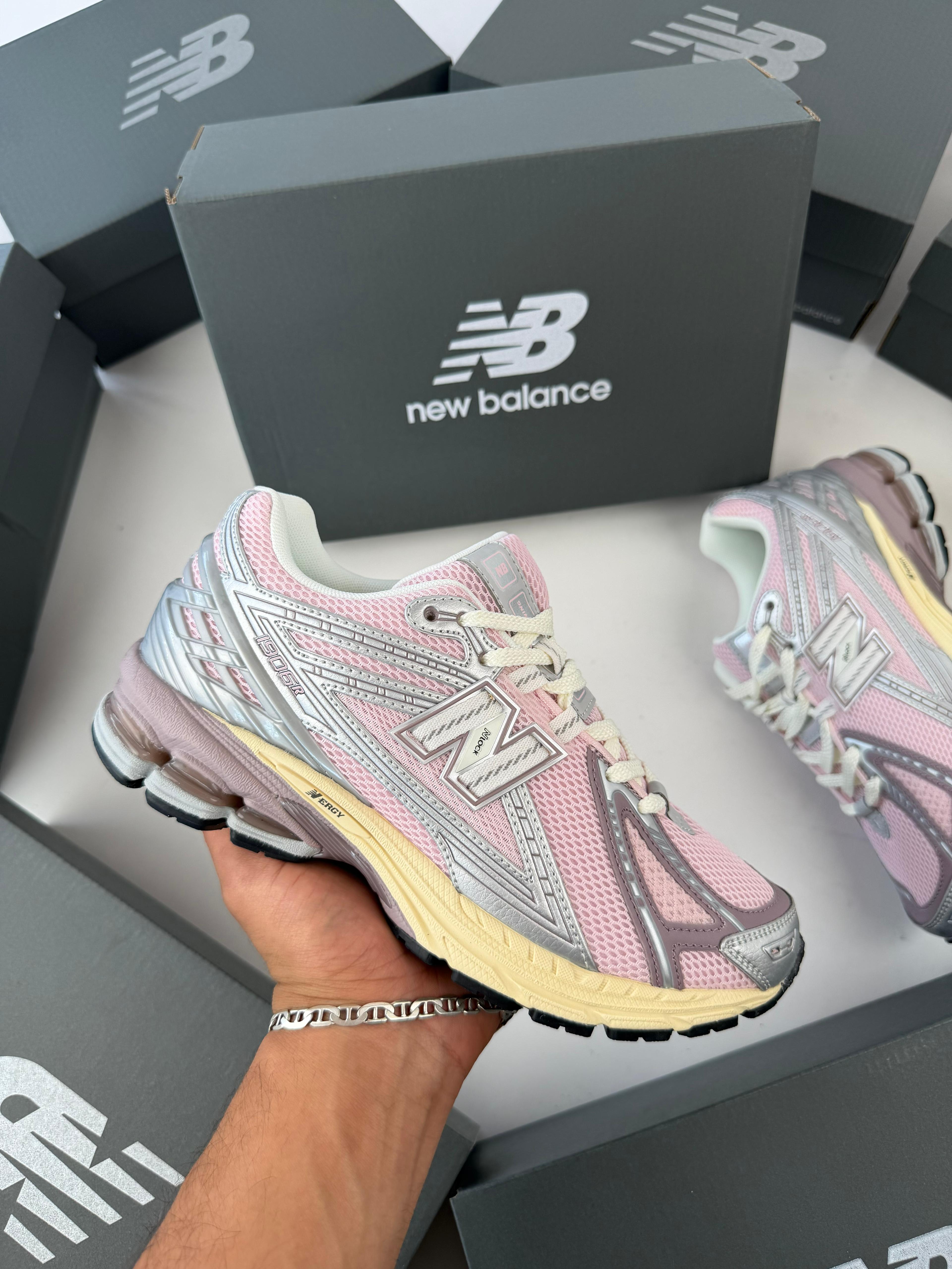 NEW BALANCE 1906