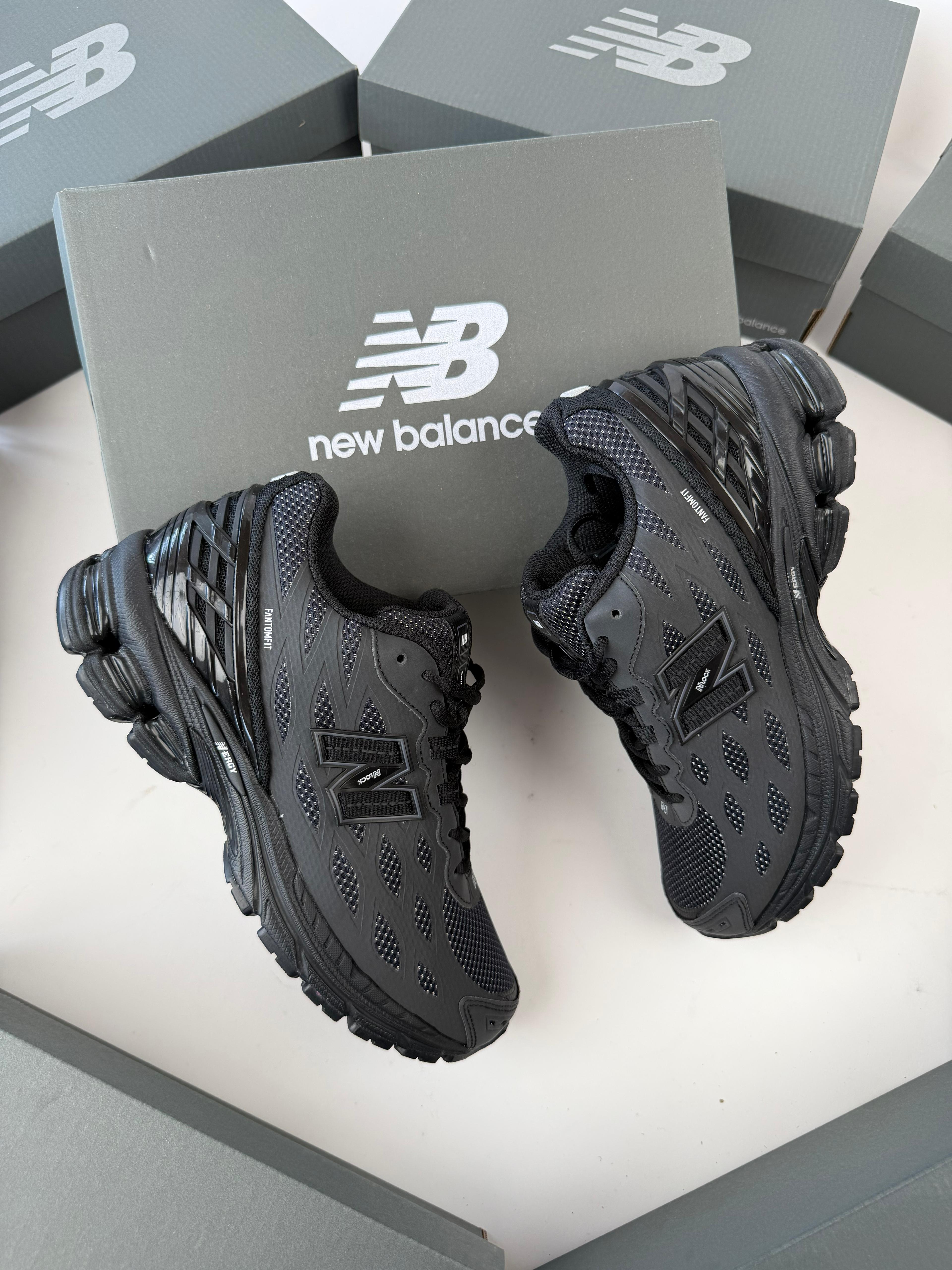 NEW BALANCE 1906