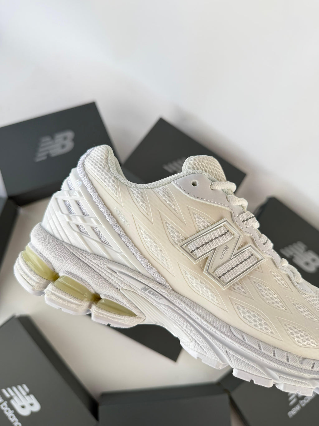NEW BALANCE 1906