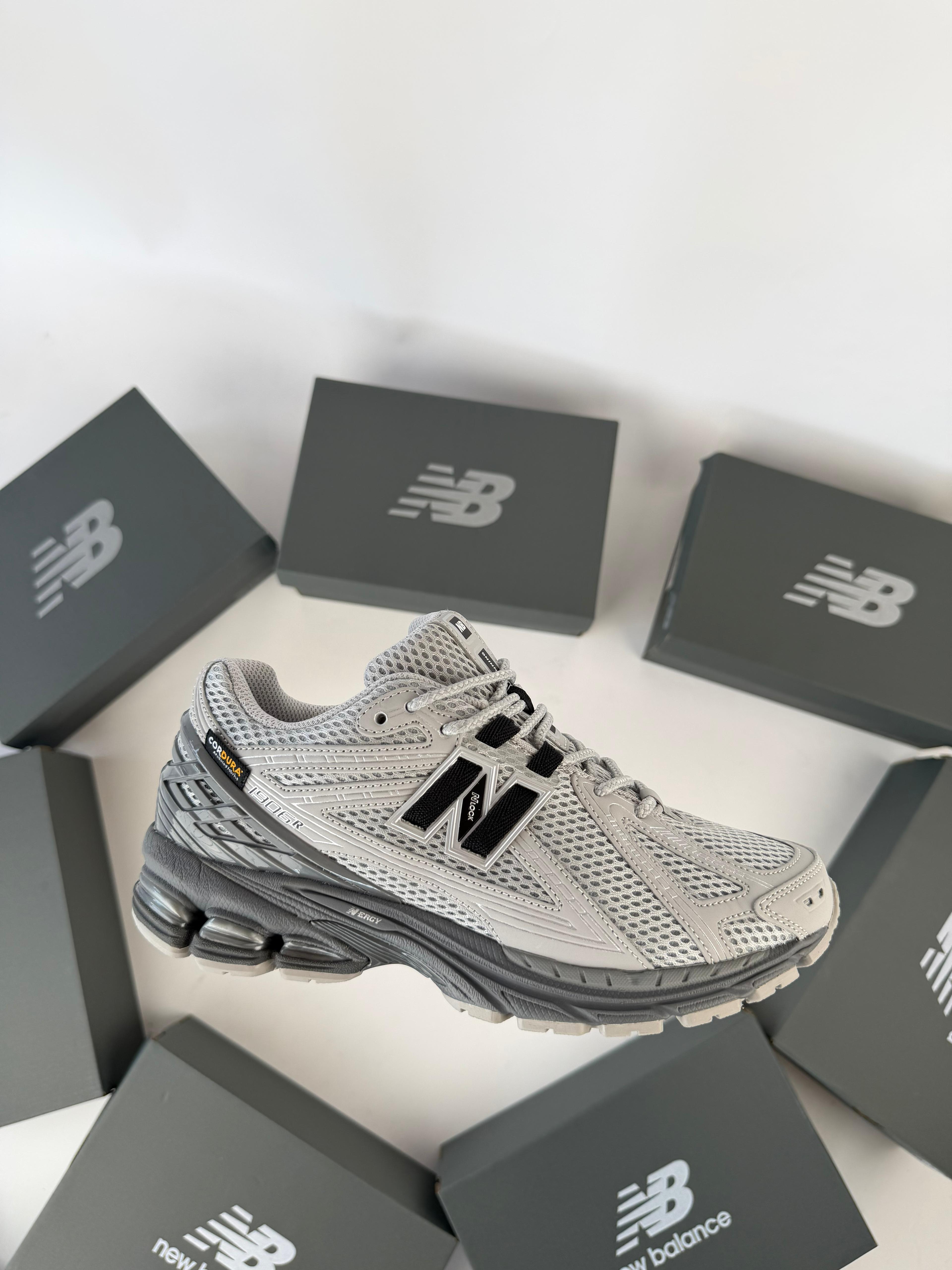 NEW BALANCE 1906
