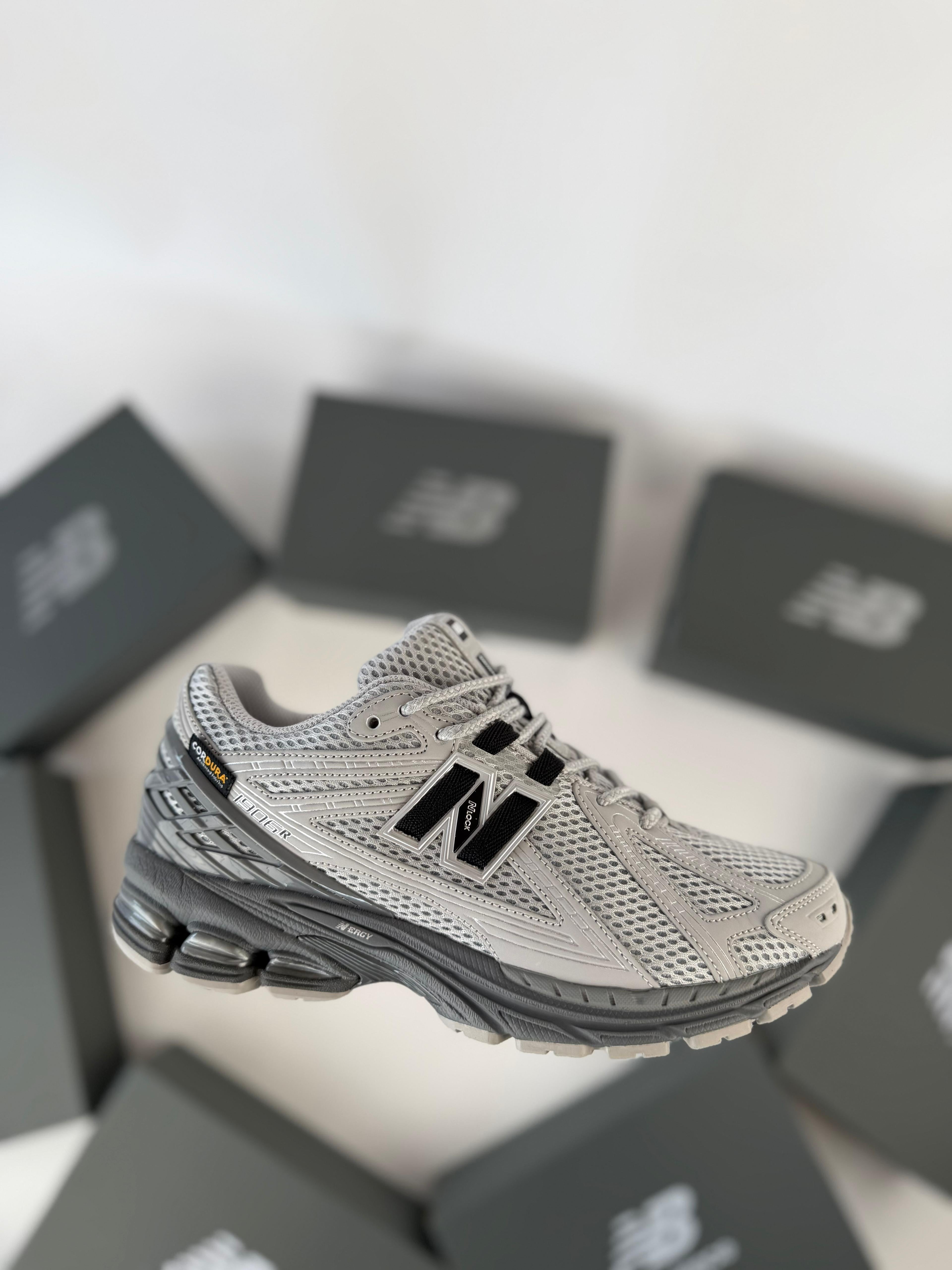 NEW BALANCE 1906