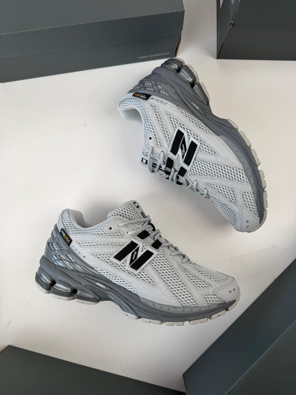 NEW BALANCE 1906