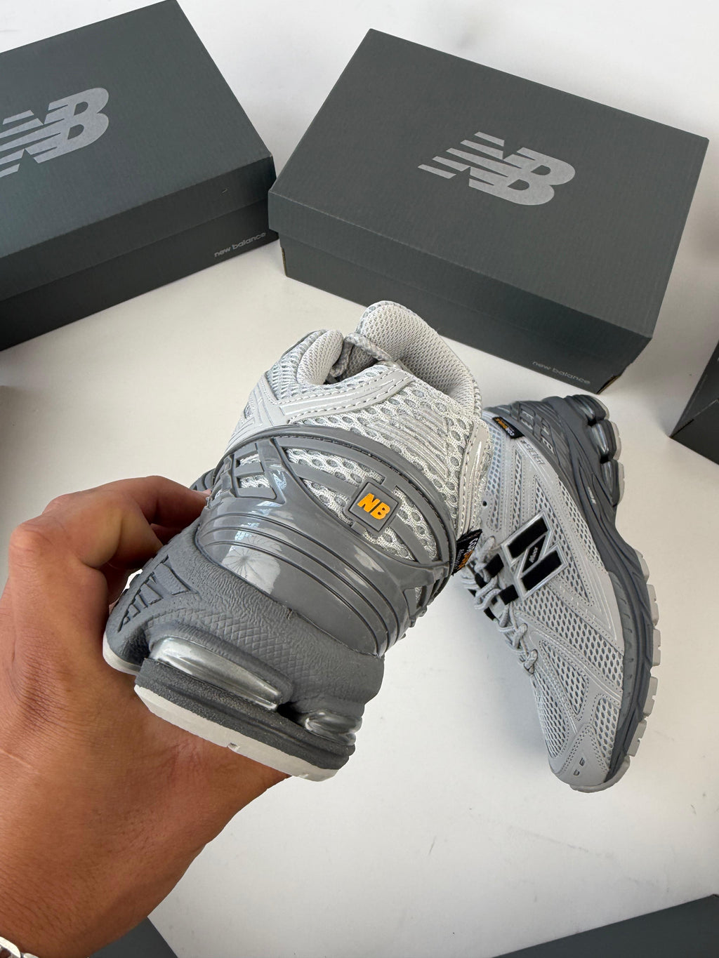 NEW BALANCE 1906