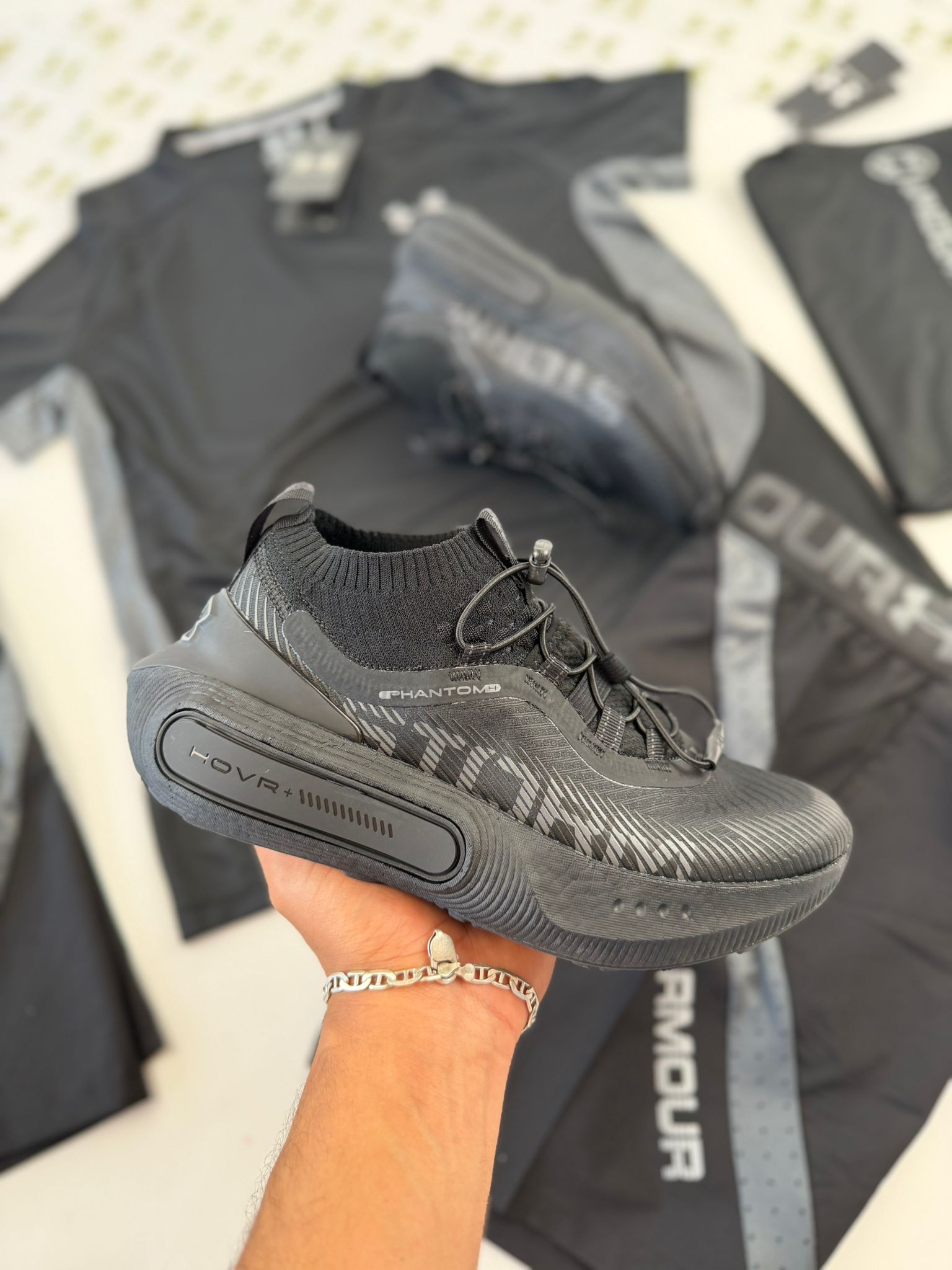UNDER ARMOUR STORM