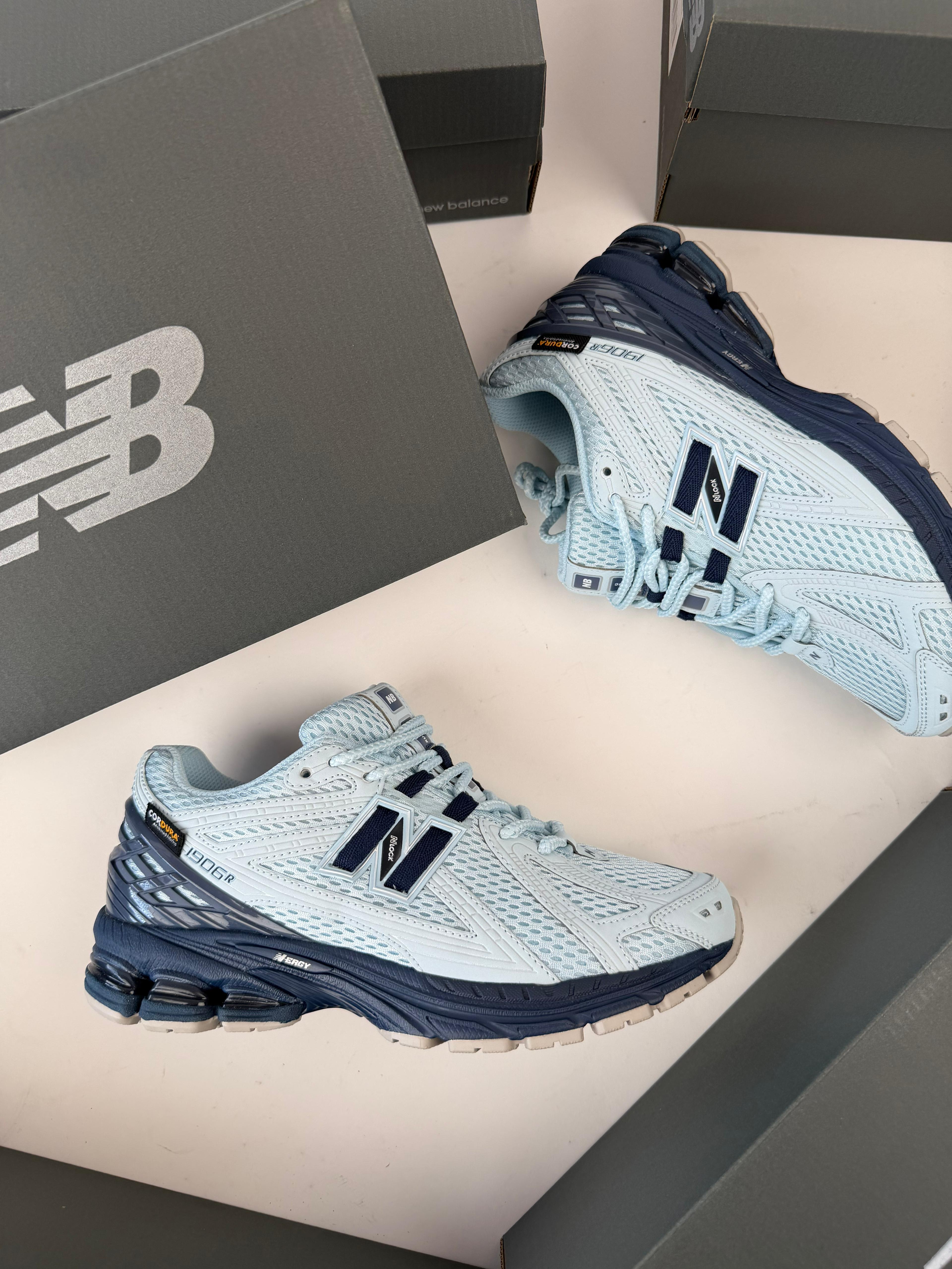 NEW BALANCE 1906