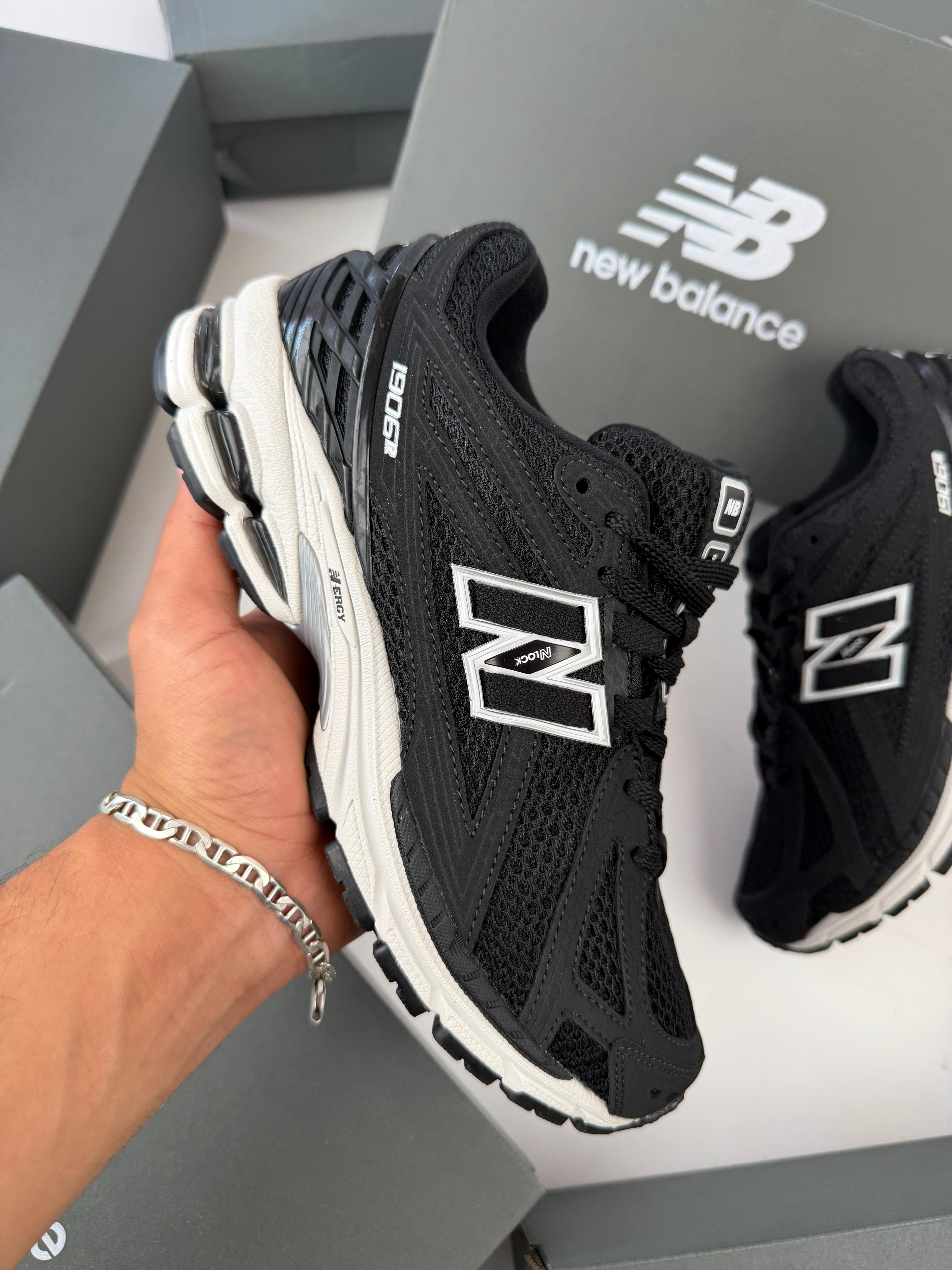 NEW BALANCE 1906