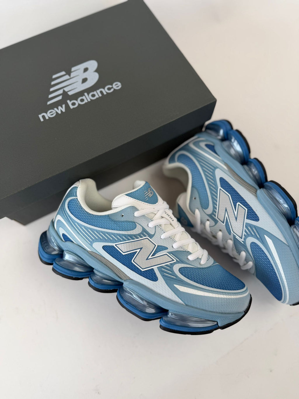 NEW BALANCE ABZORB 2000