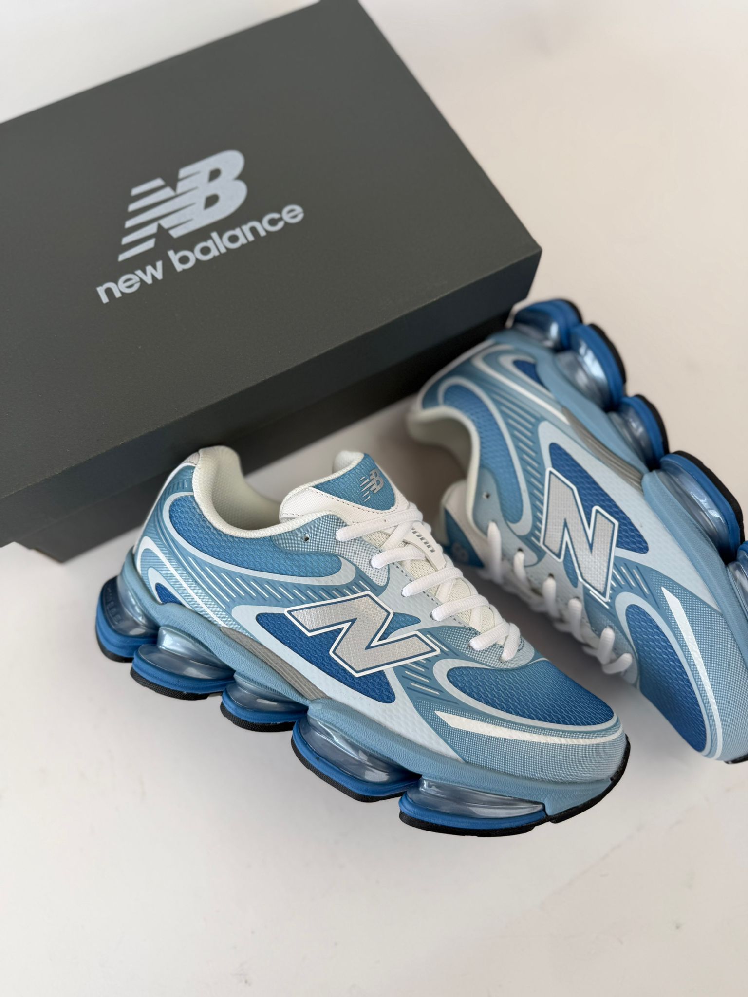 NEW BALANCE ABZORB 2000