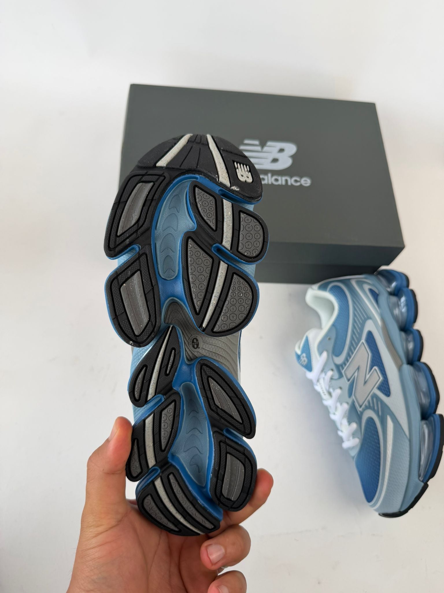 NEW BALANCE ABZORB 2000