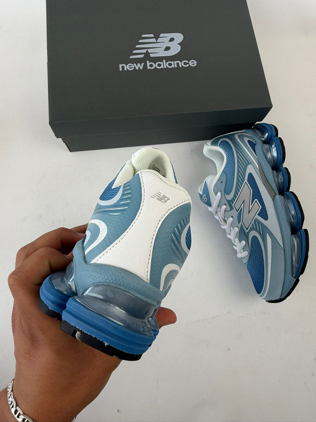 NEW BALANCE ABZORB 2000