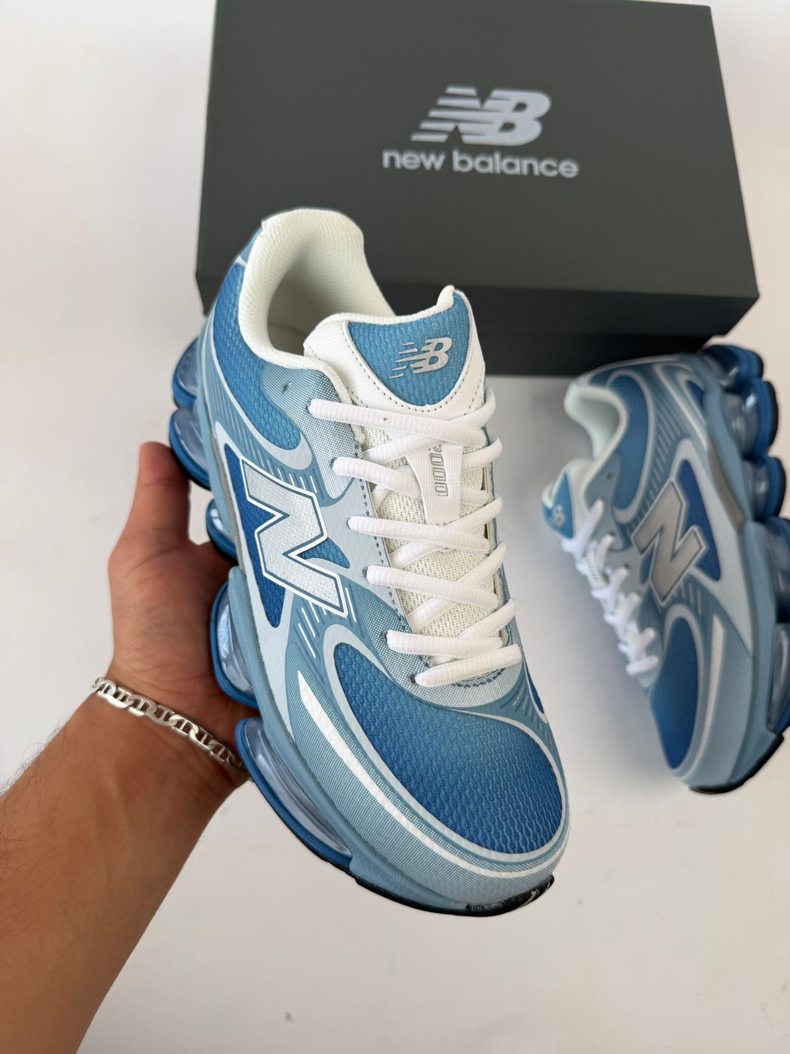 NEW BALANCE ABZORB 2000