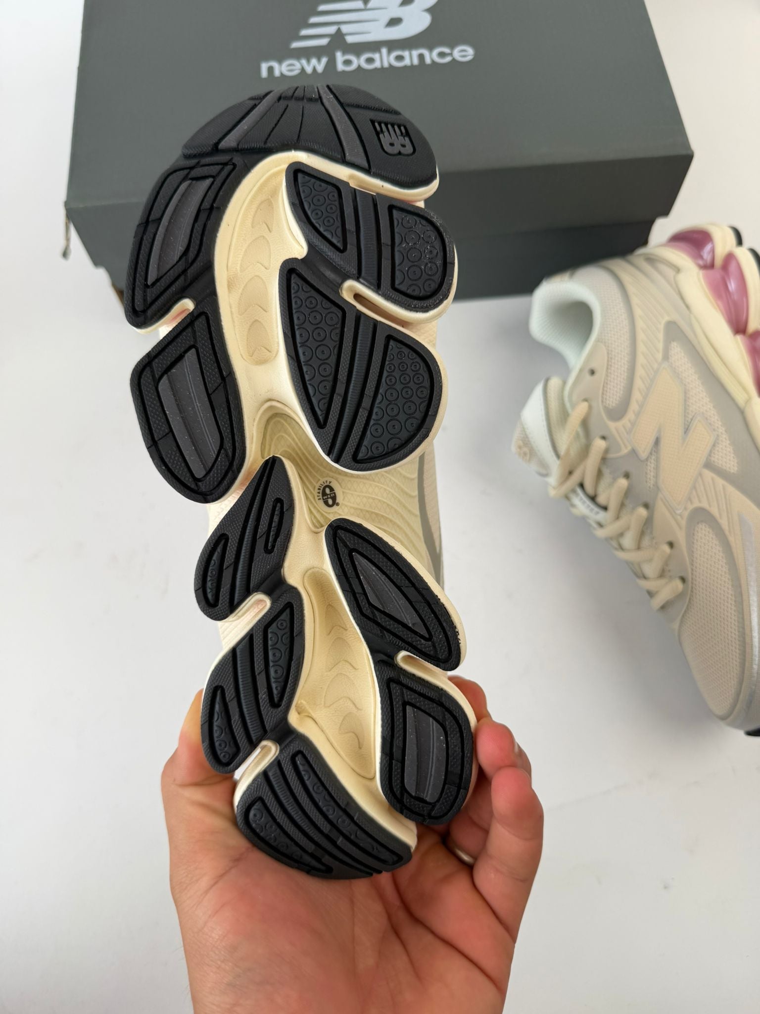 NEW BALANCE ABZORB 2000