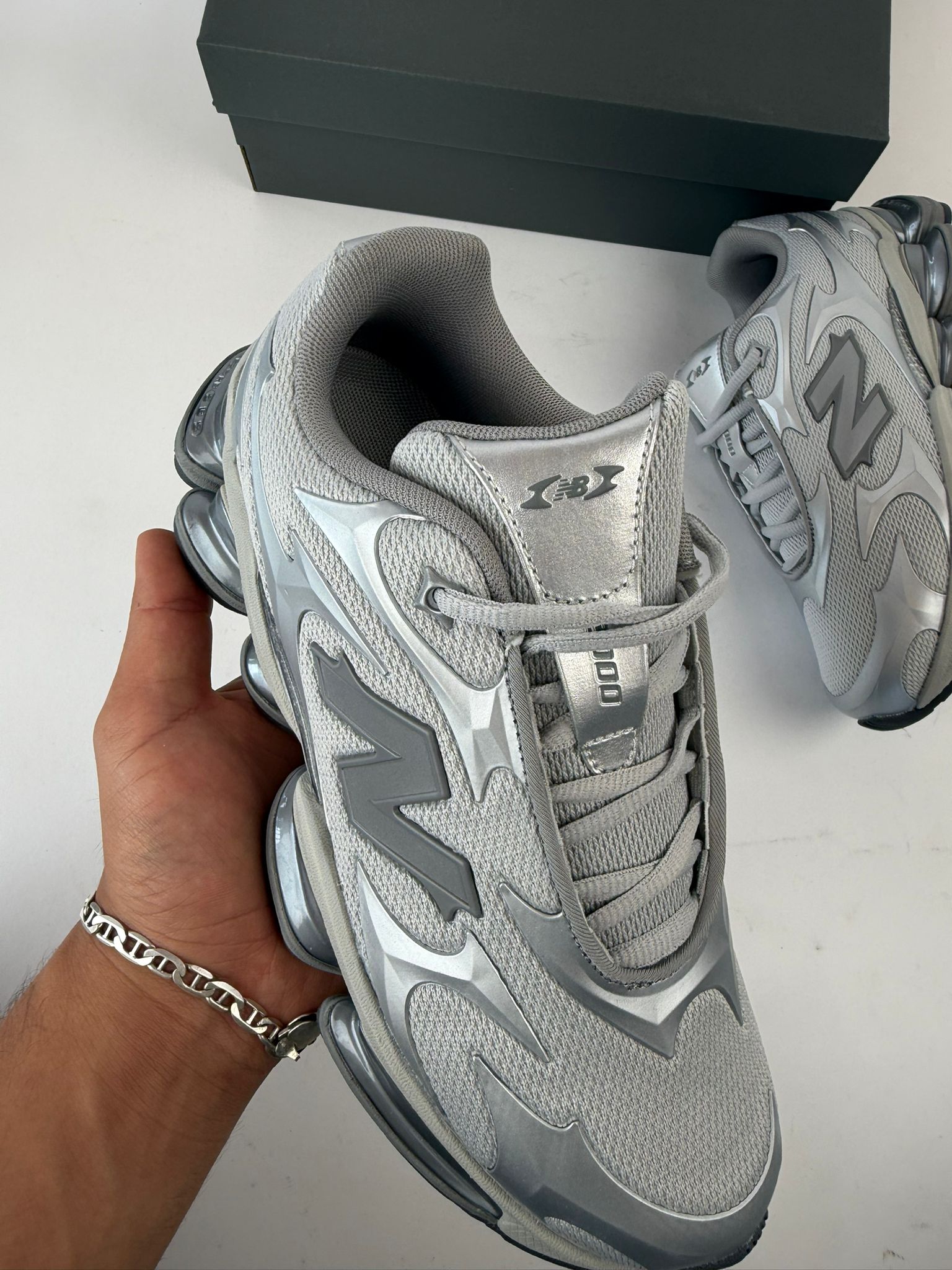 NEW BALANCE ABZORB 2000