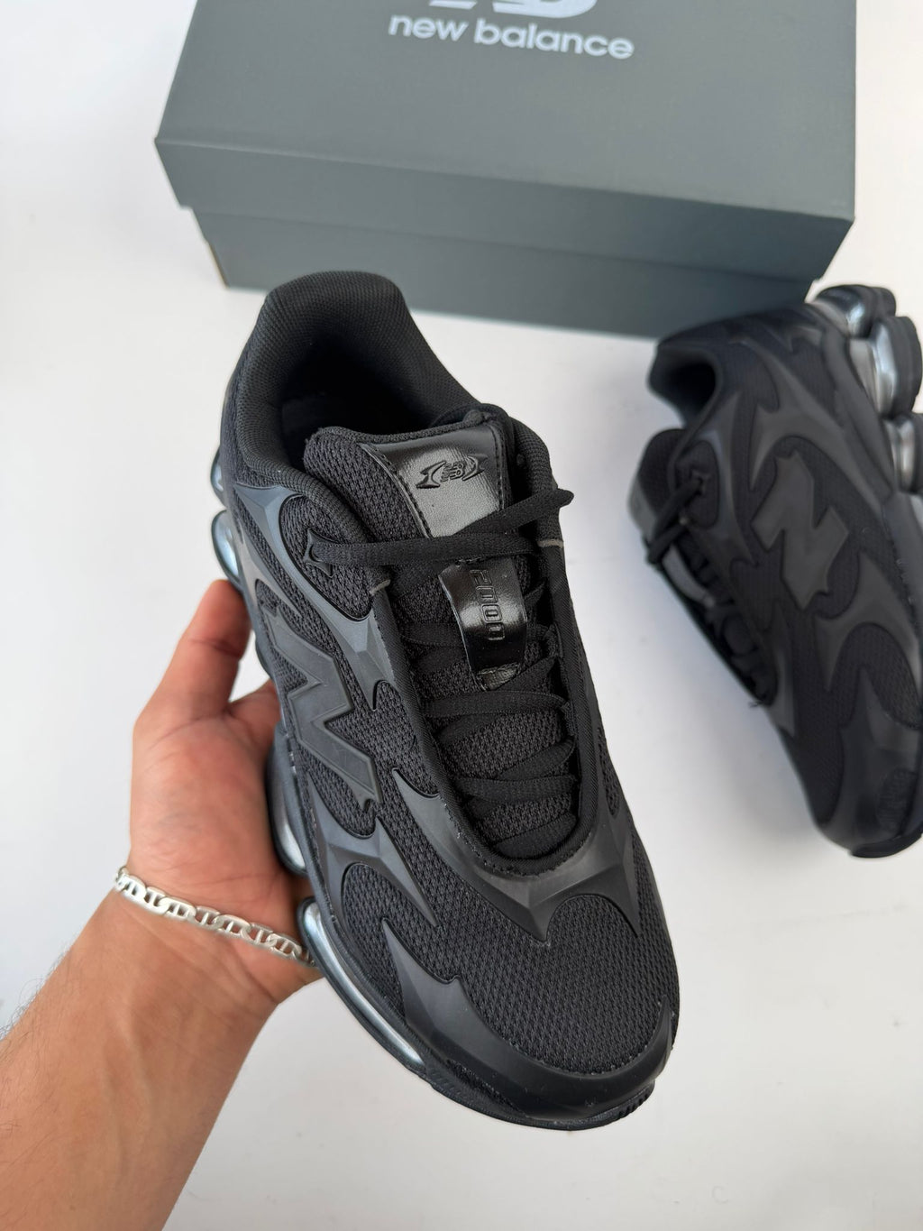 NEW BALANCE ABZORB 2000