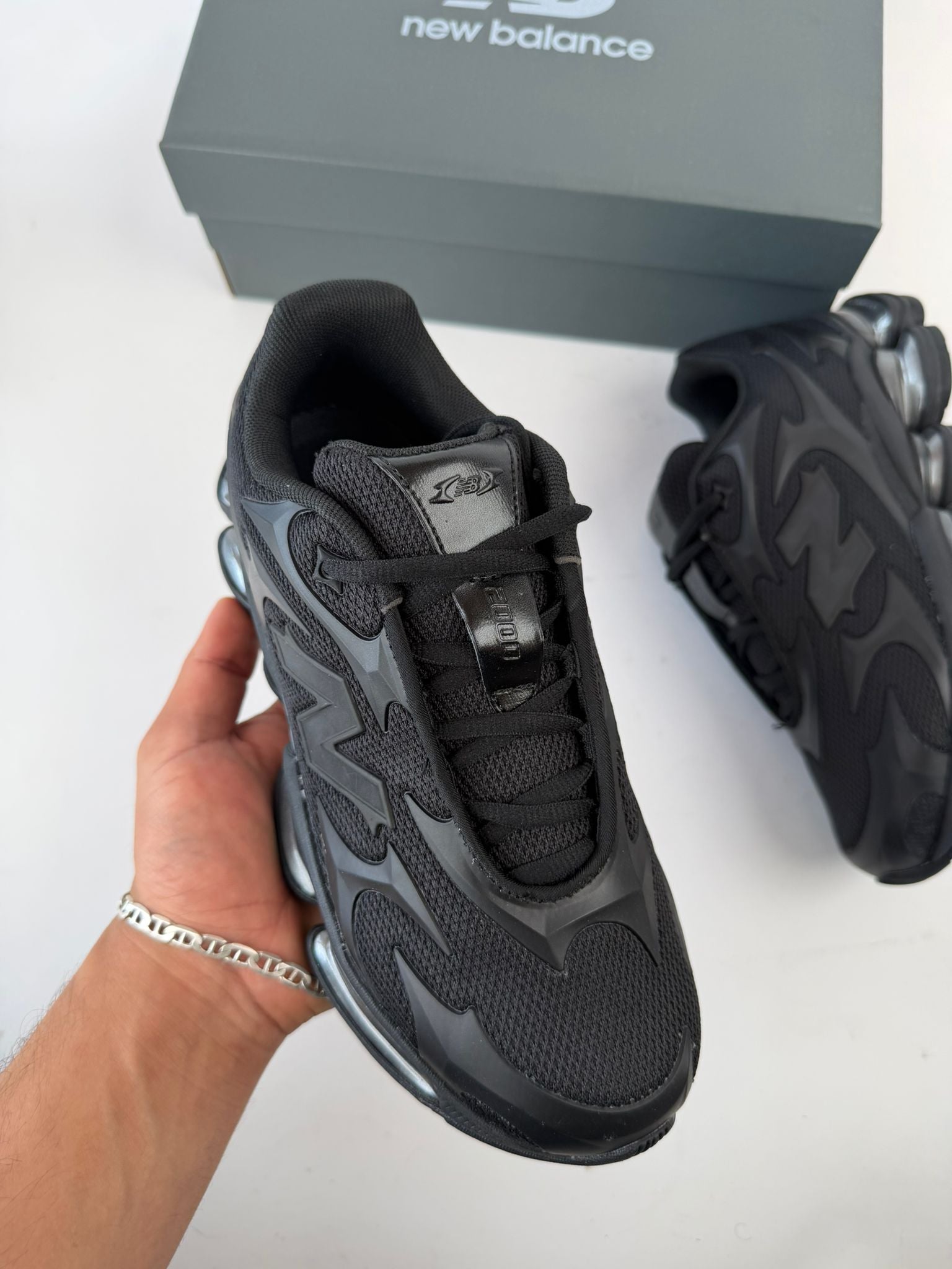NEW BALANCE ABZORB 2000