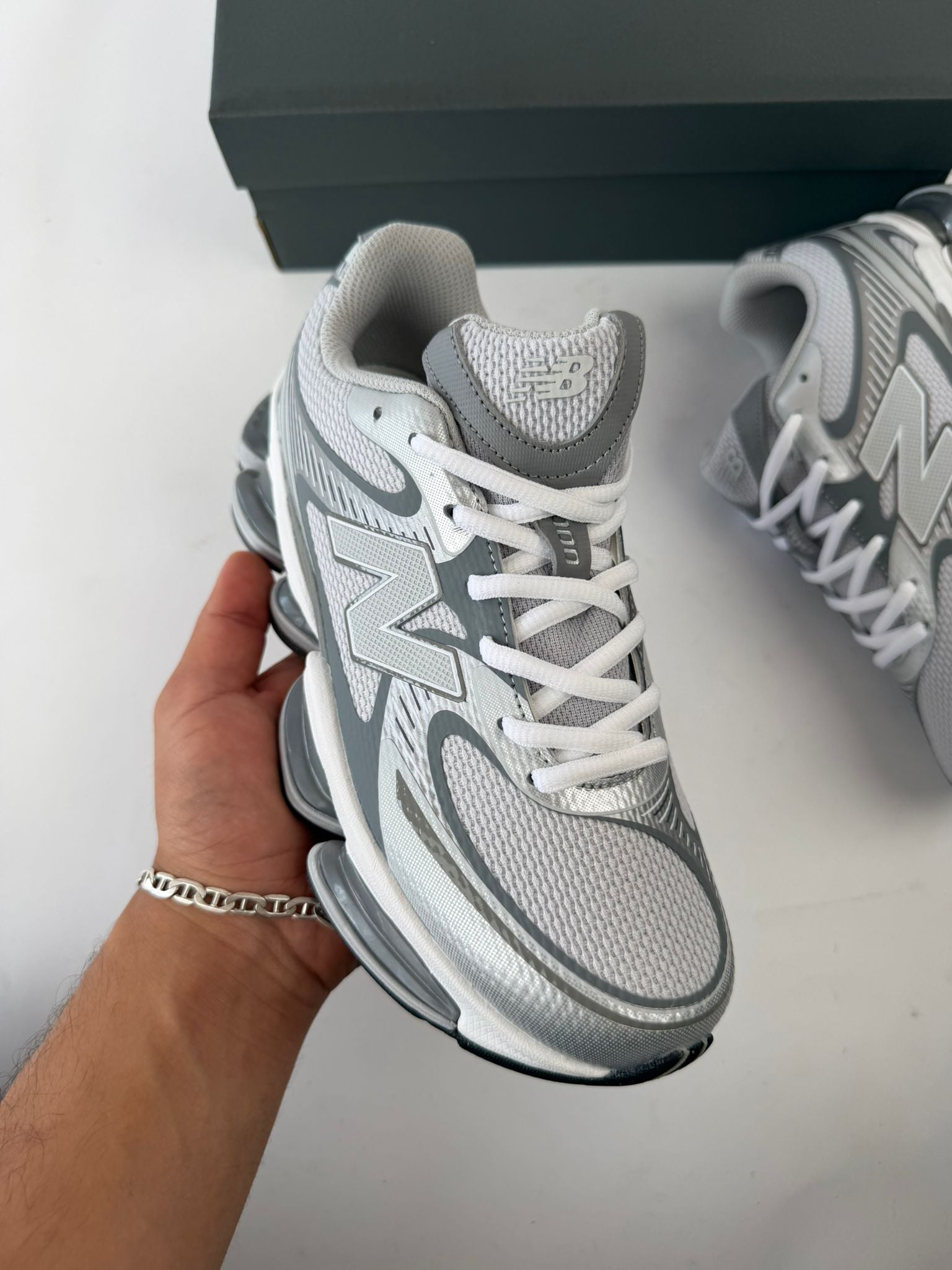 NEW BALANCE ABZORB 2000