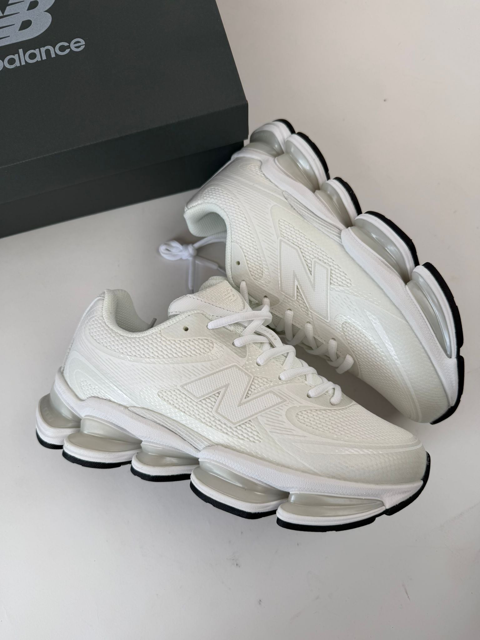 NEW BALANCE ABZORB 2000