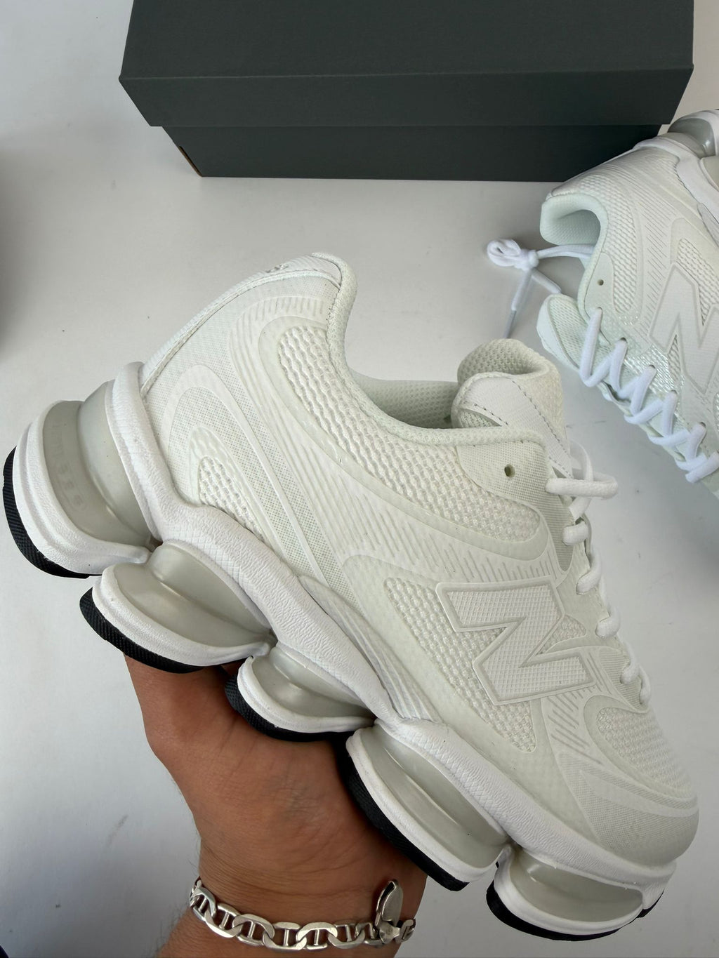 NEW BALANCE ABZORB 2000