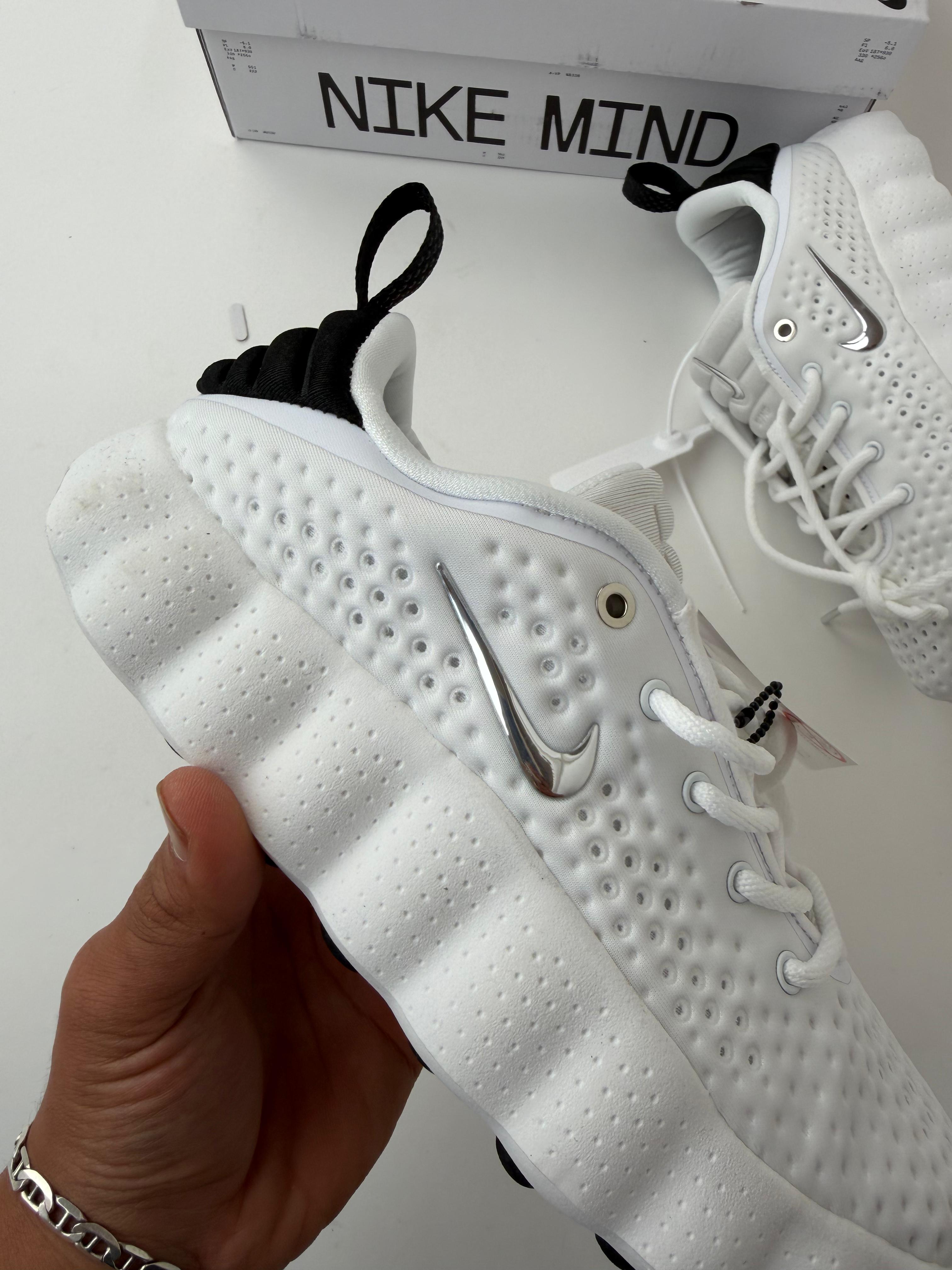 NIKE MIND