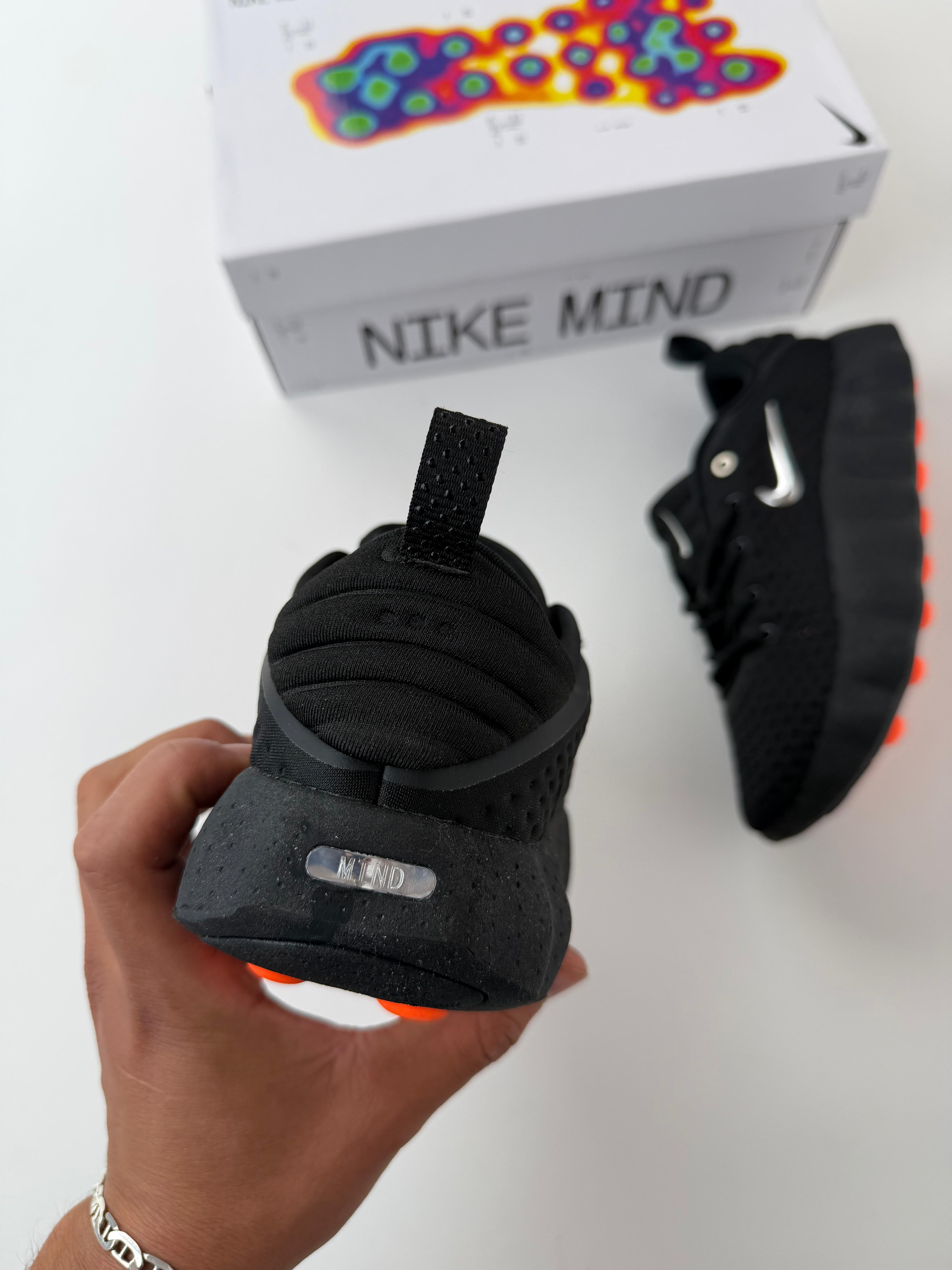 NIKE MIND