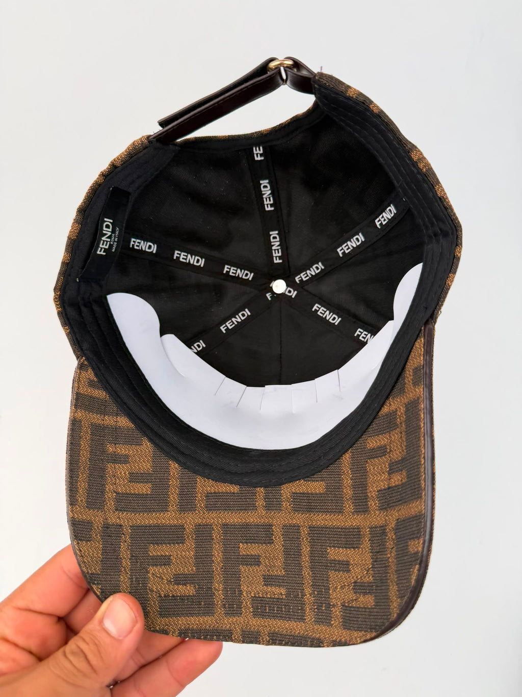 GORRA FENDI