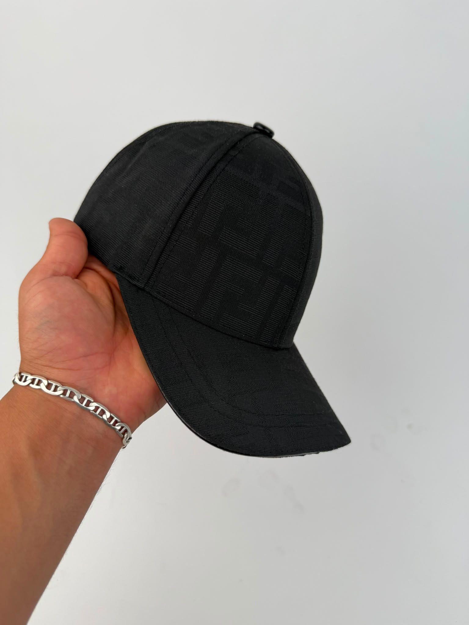 GORRA FENDI